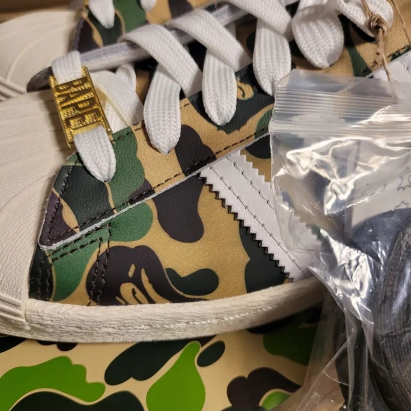 Adidas x BAPE Superstar 80s Green Camo 착용 스타일