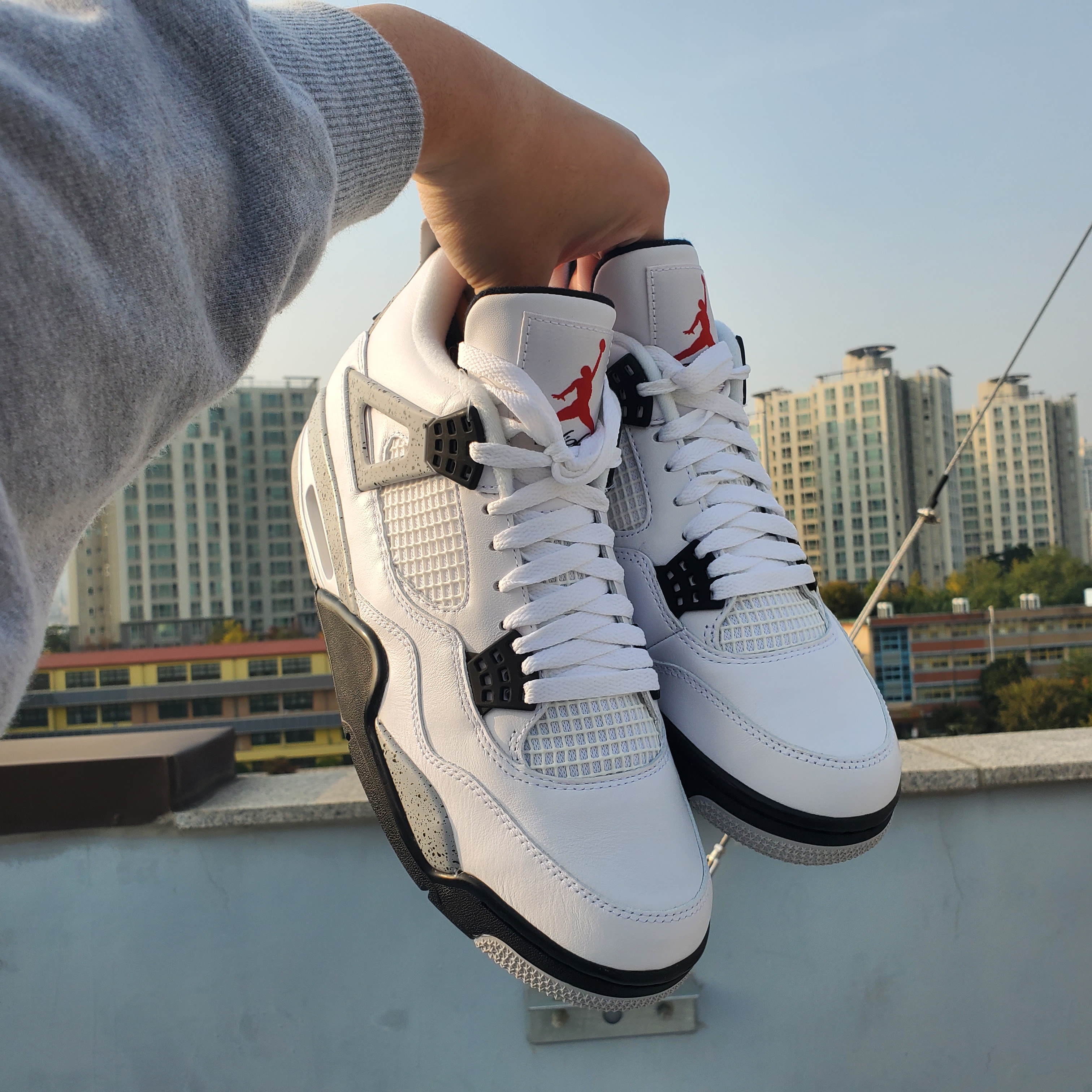 Jordan 4 Retro OG White Cement 2016 착용 스타일 - 2
