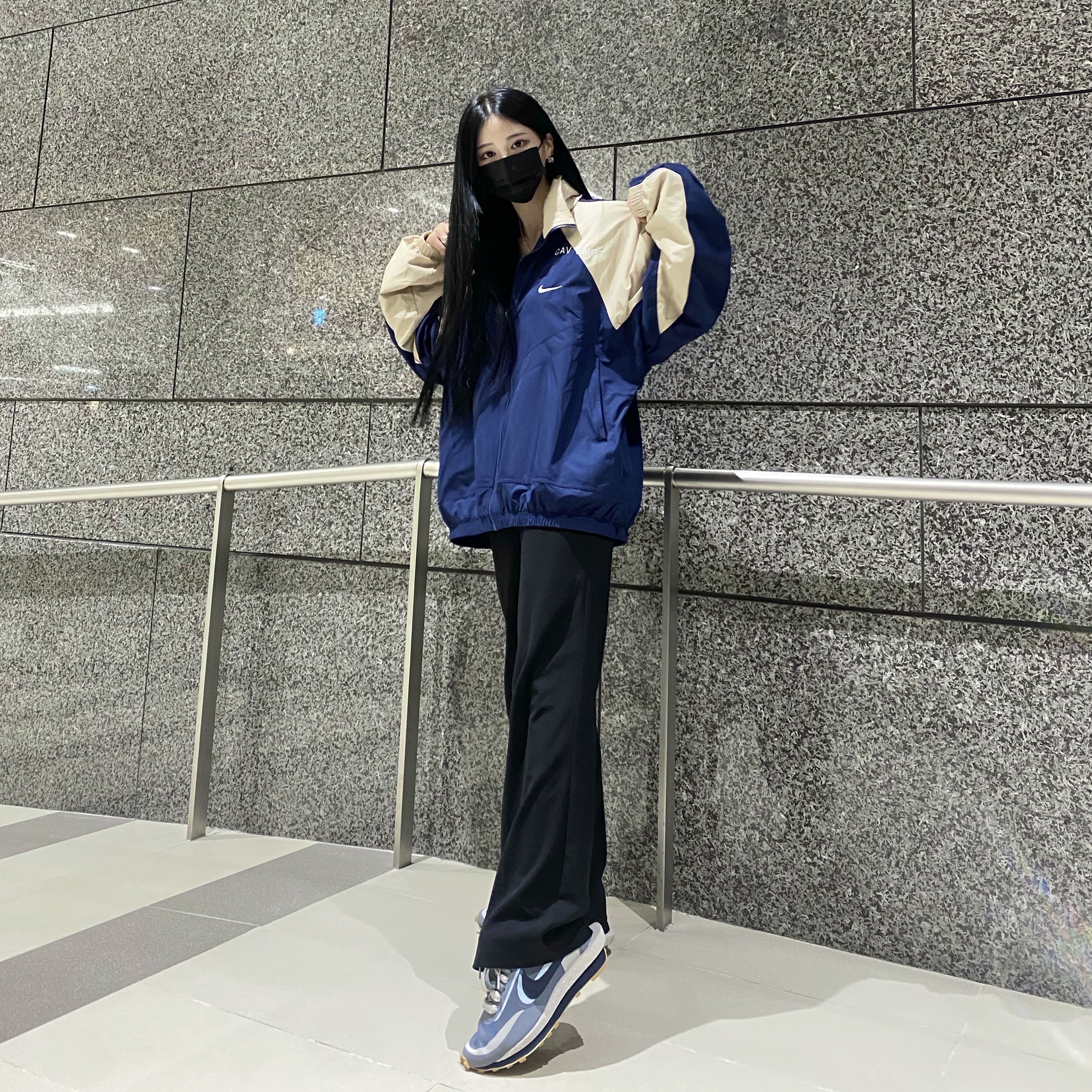 Nike x Sacai x Clot LDWaffle Cool Grey, Nike x Cav Empt Track Jacket Navy 착용 스타일