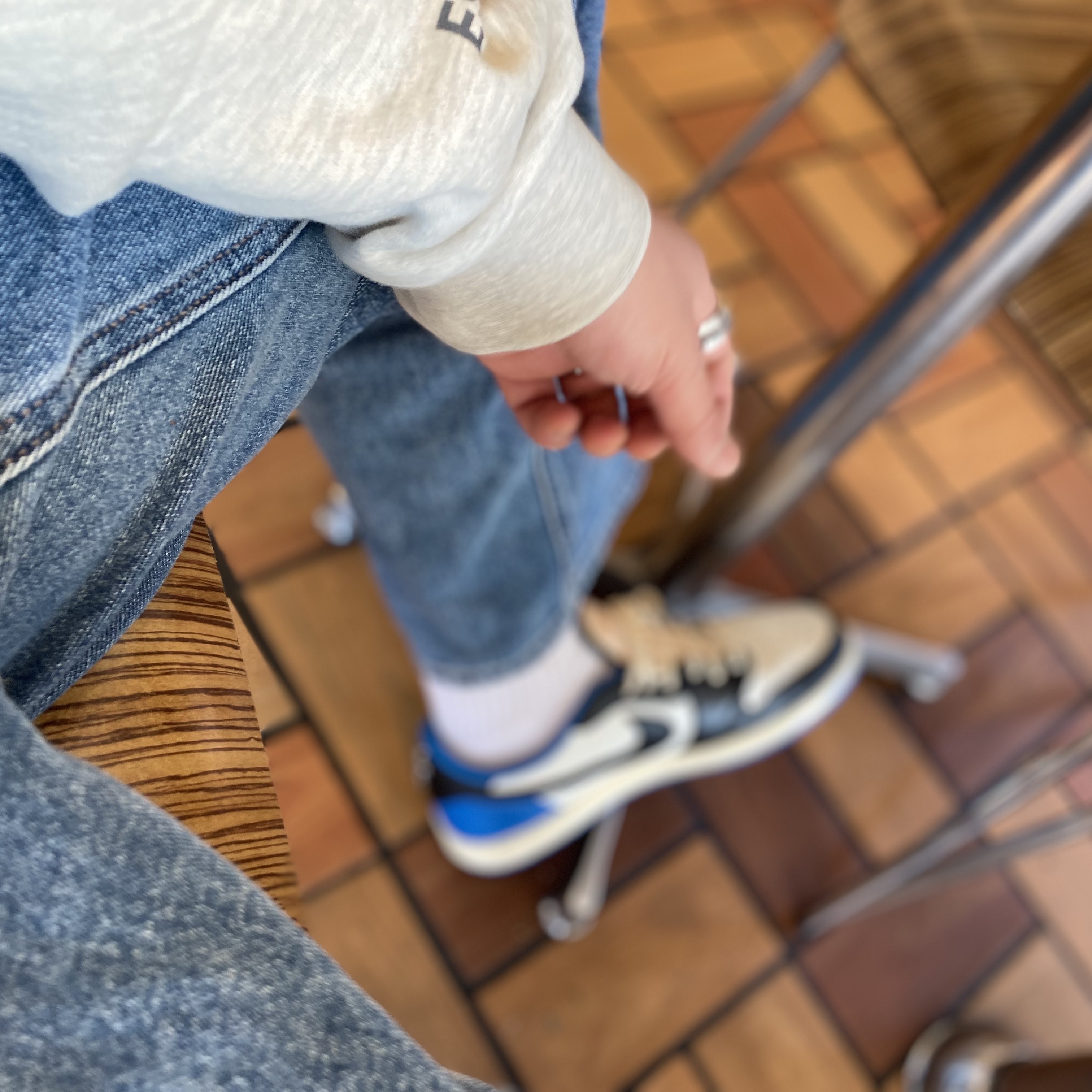 Jordan 1 x Travis Scott x Fragment Retro Low OG SP Military Blue, Essentials Pull-Over Crewneck Sweatshirt Oatmeal - 21SS 착용 스타일