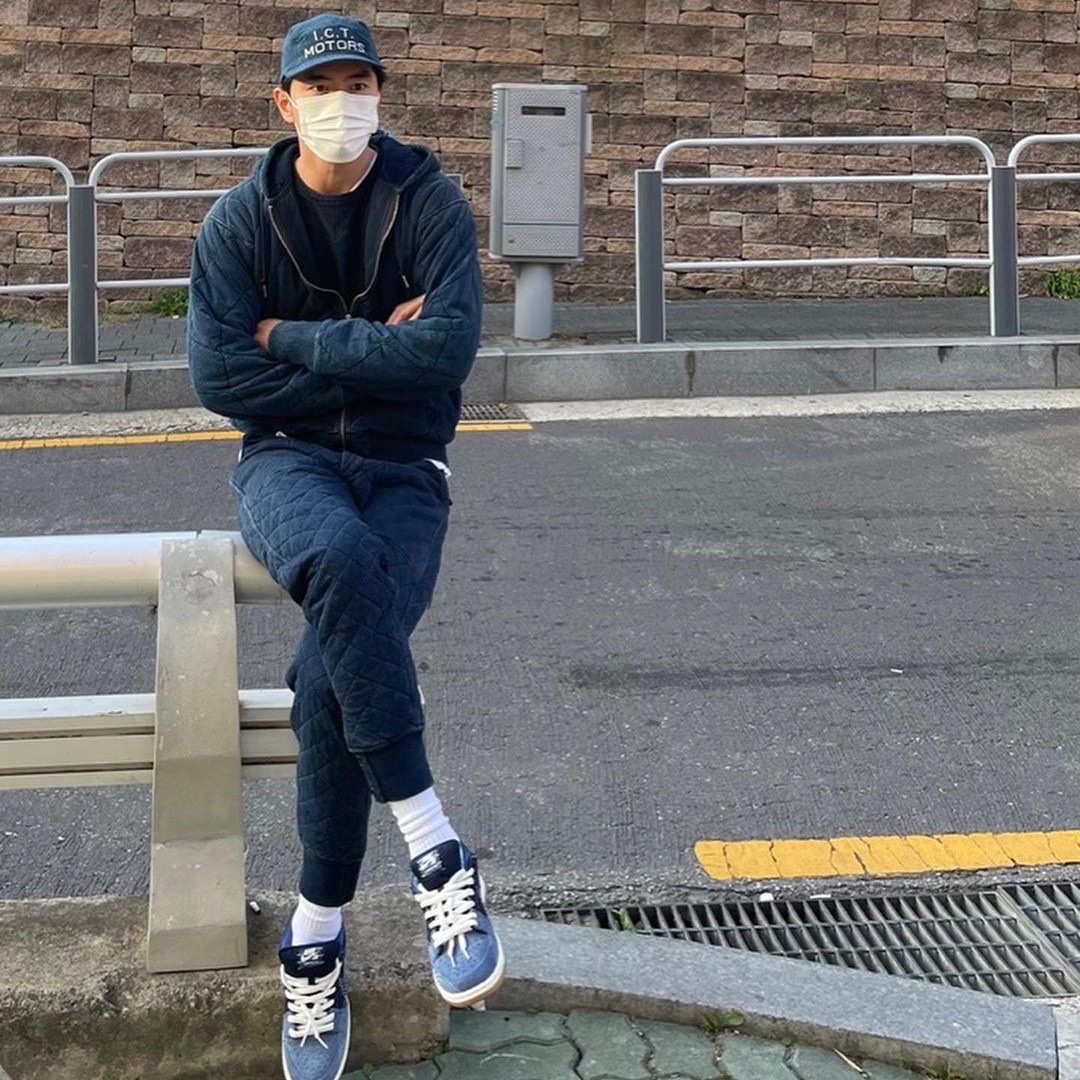 Nike SB Dunk Low Pro Mystic Navy 착용 스타일 - 4