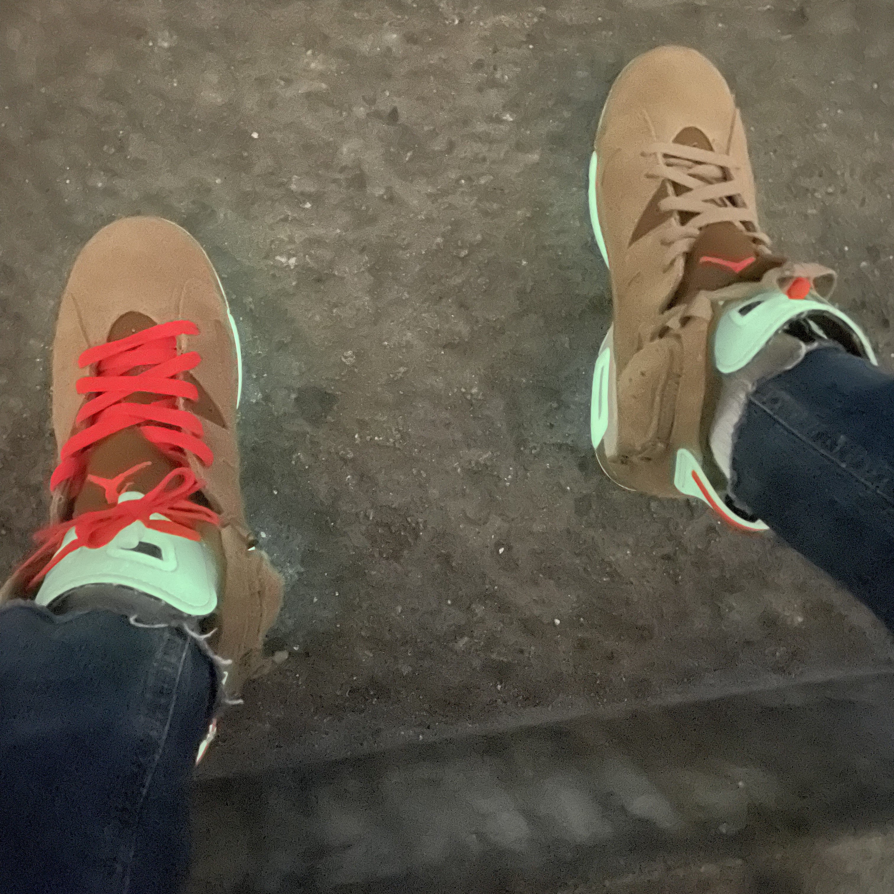 Jordan 6 x Travis Scott Retro SP British Khaki 착용 스타일 - 2