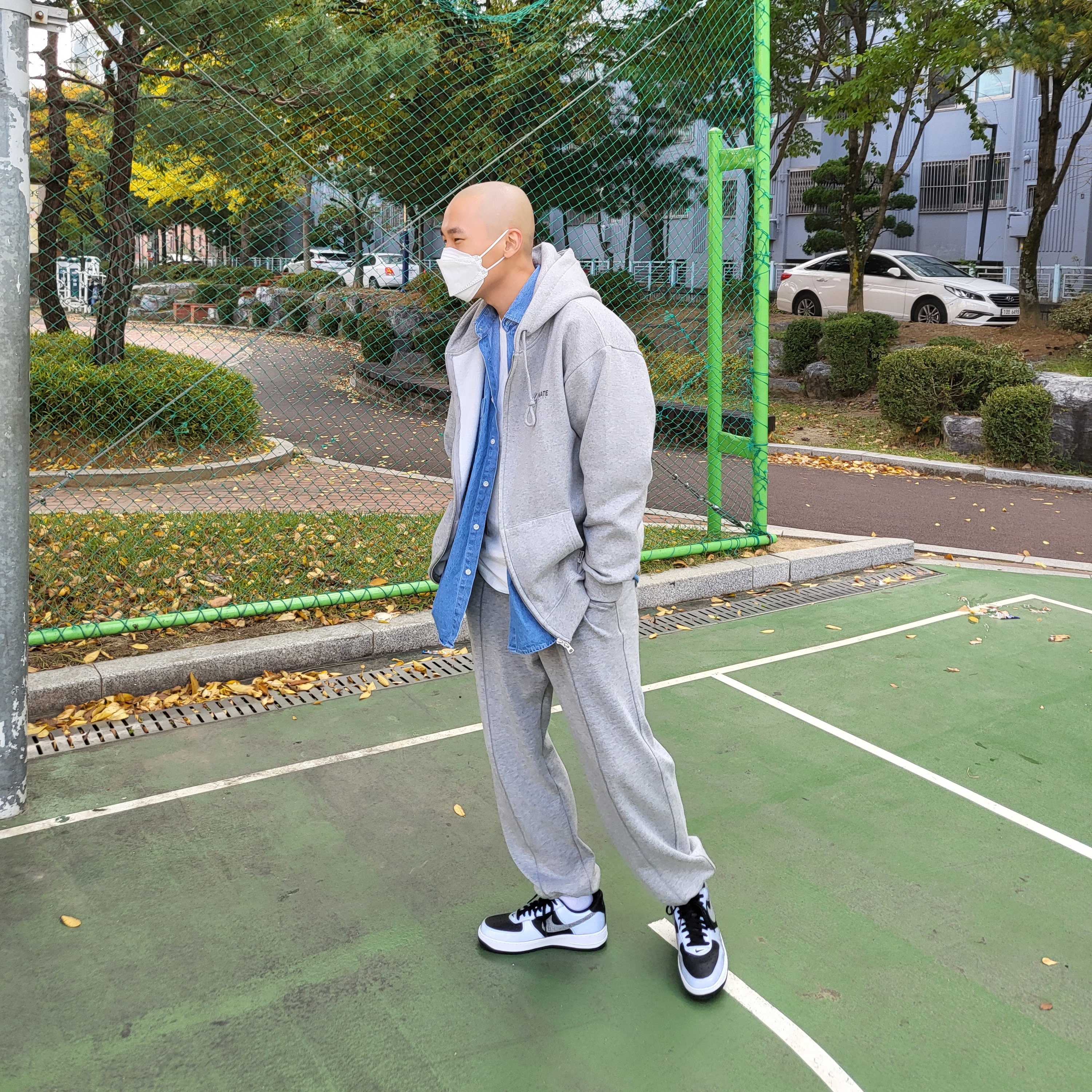 Nike Air Force 1 B Silver Snake 착용 스타일 - 1