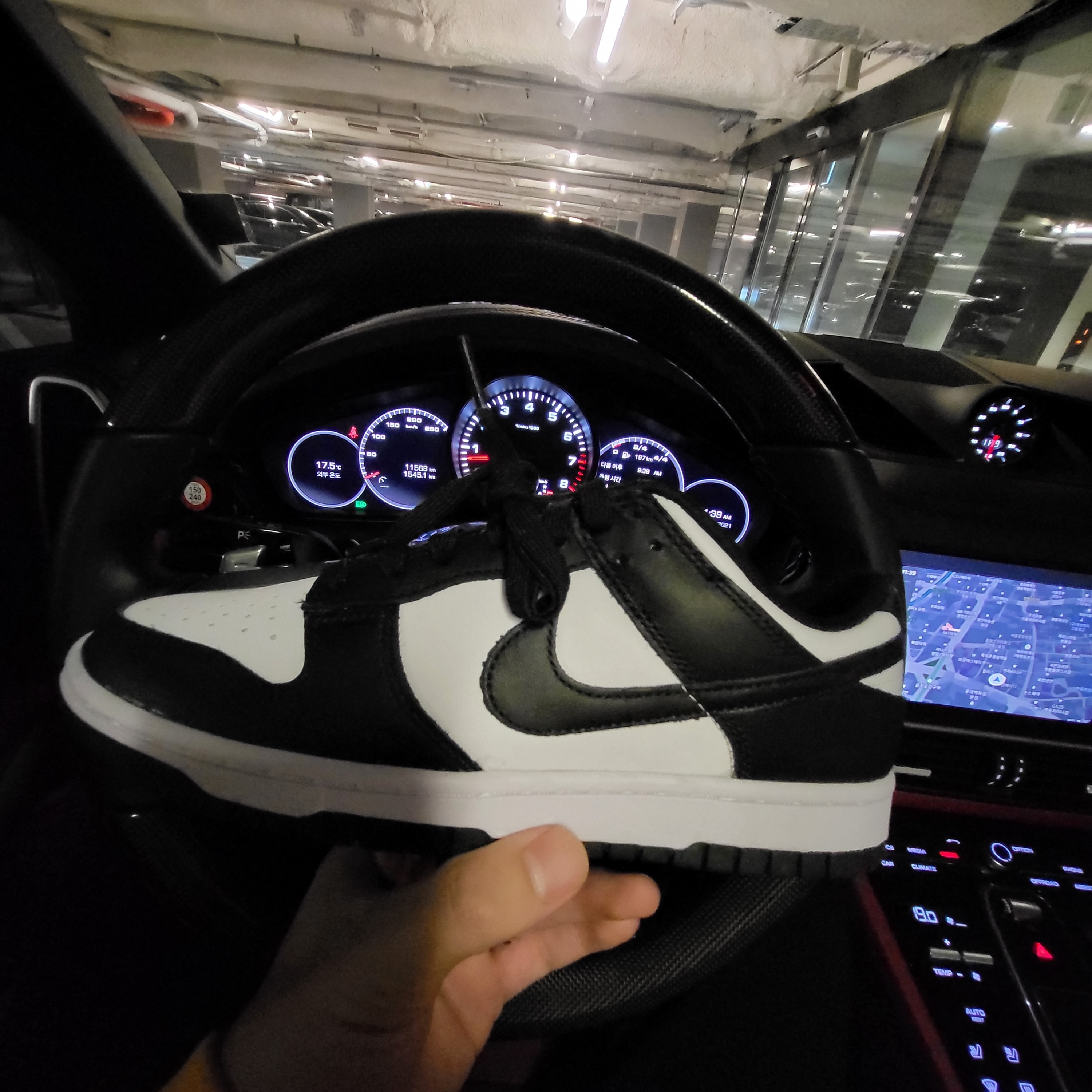 Nike Dunk Low Retro Black 착용 스타일