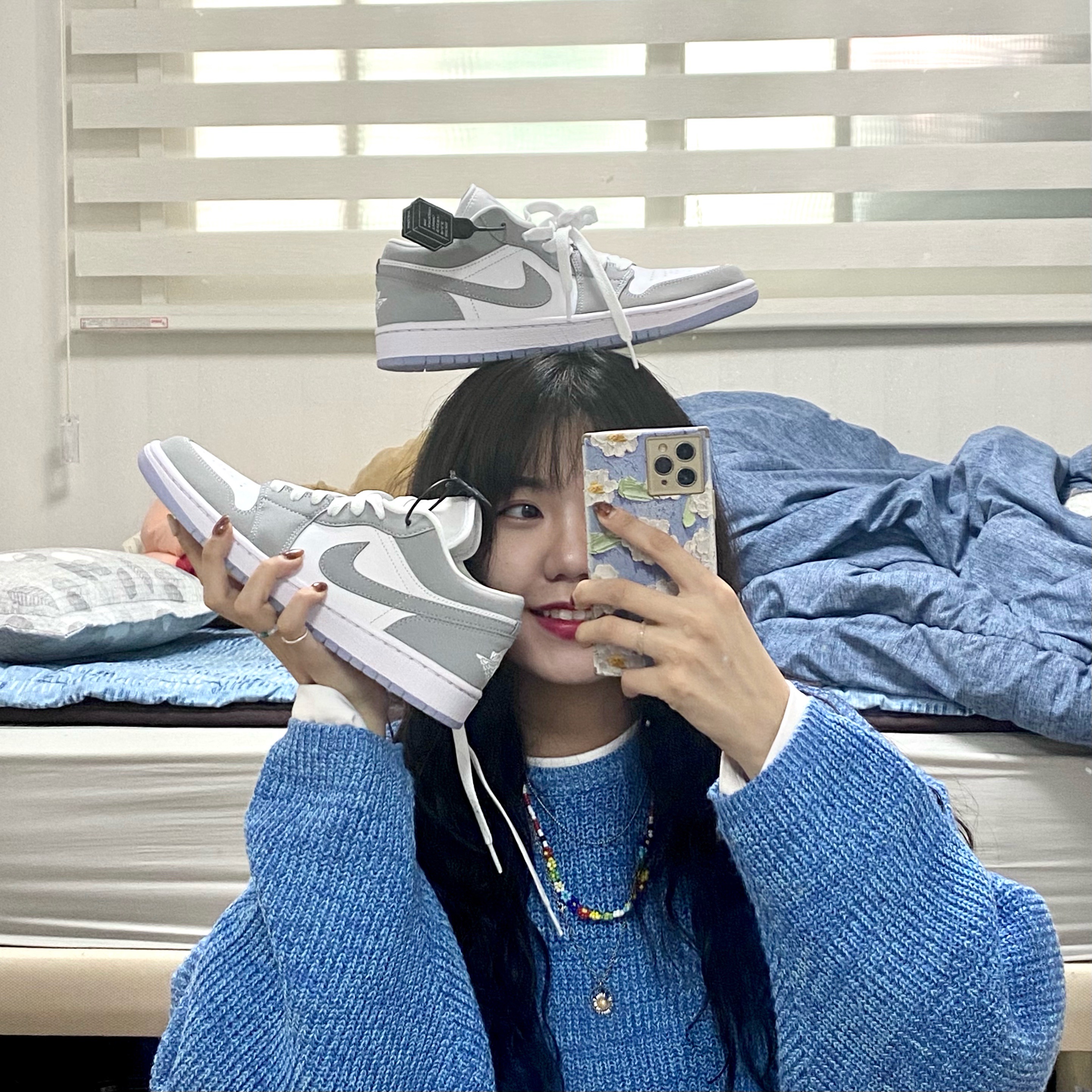 (W) Jordan 1 Low White Wolf Grey 착용 스타일 - 1