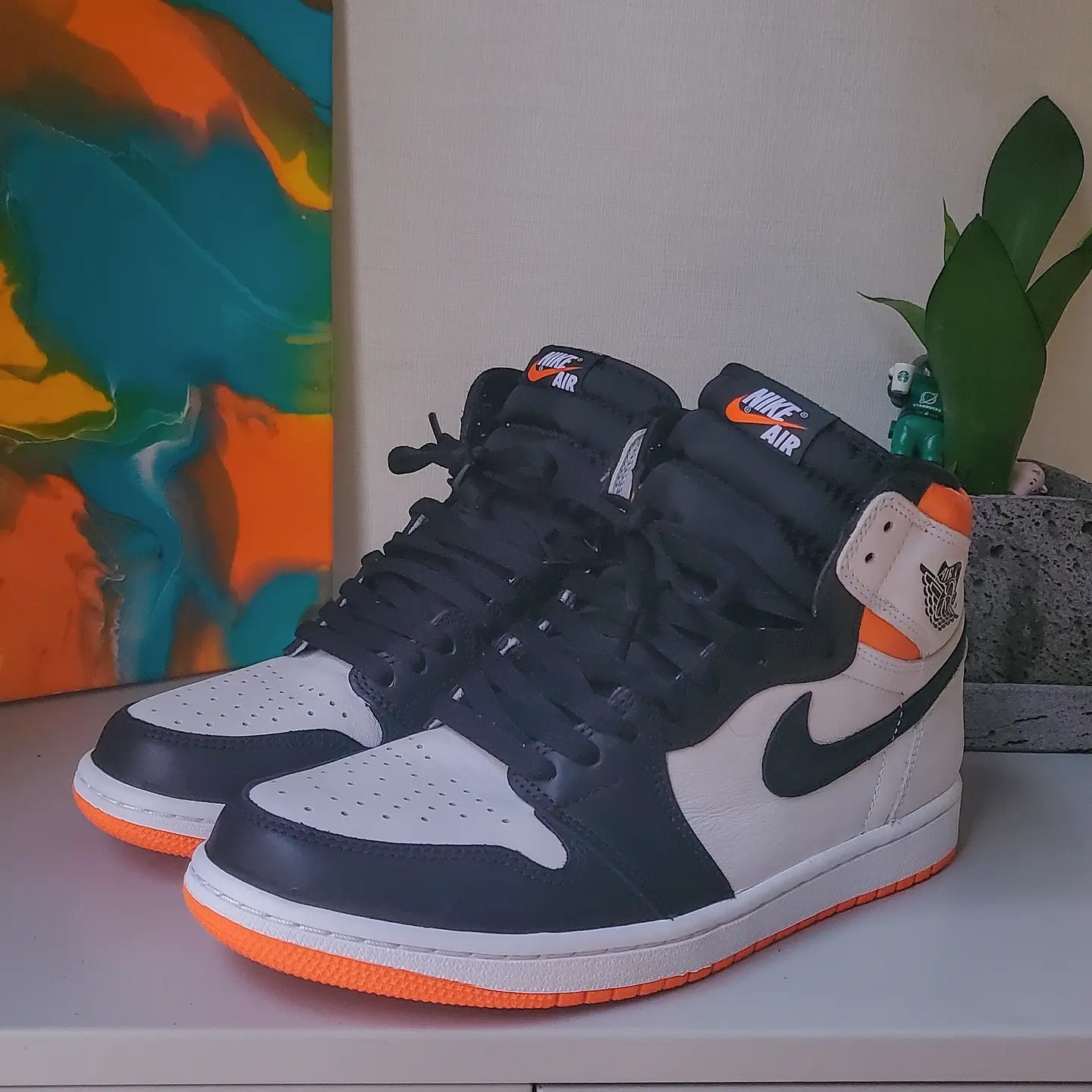 Jordan 1 Retro High OG Electro Orange 착용 스타일 - 3