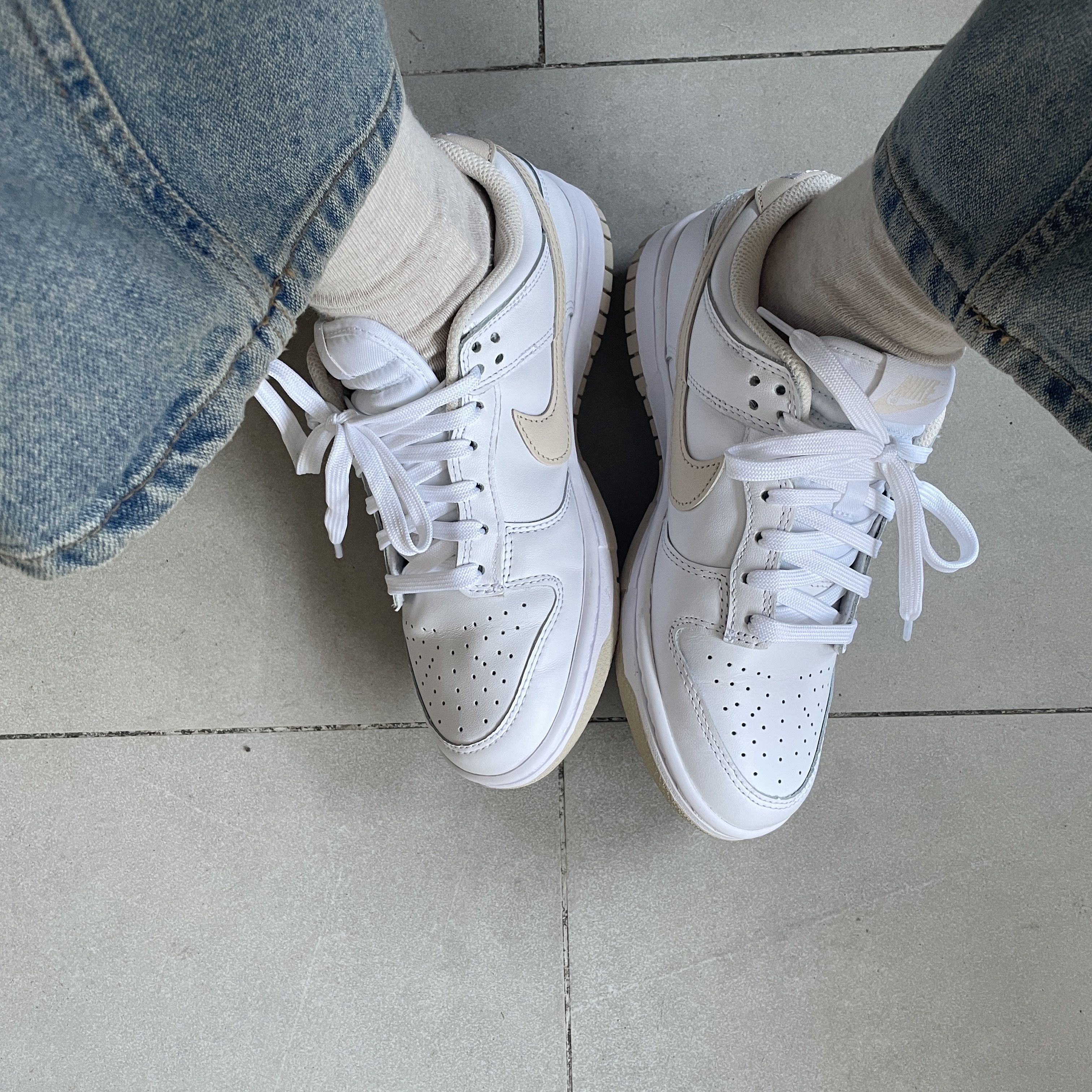 (W) Nike Dunk Low Pearl White 착용 스타일