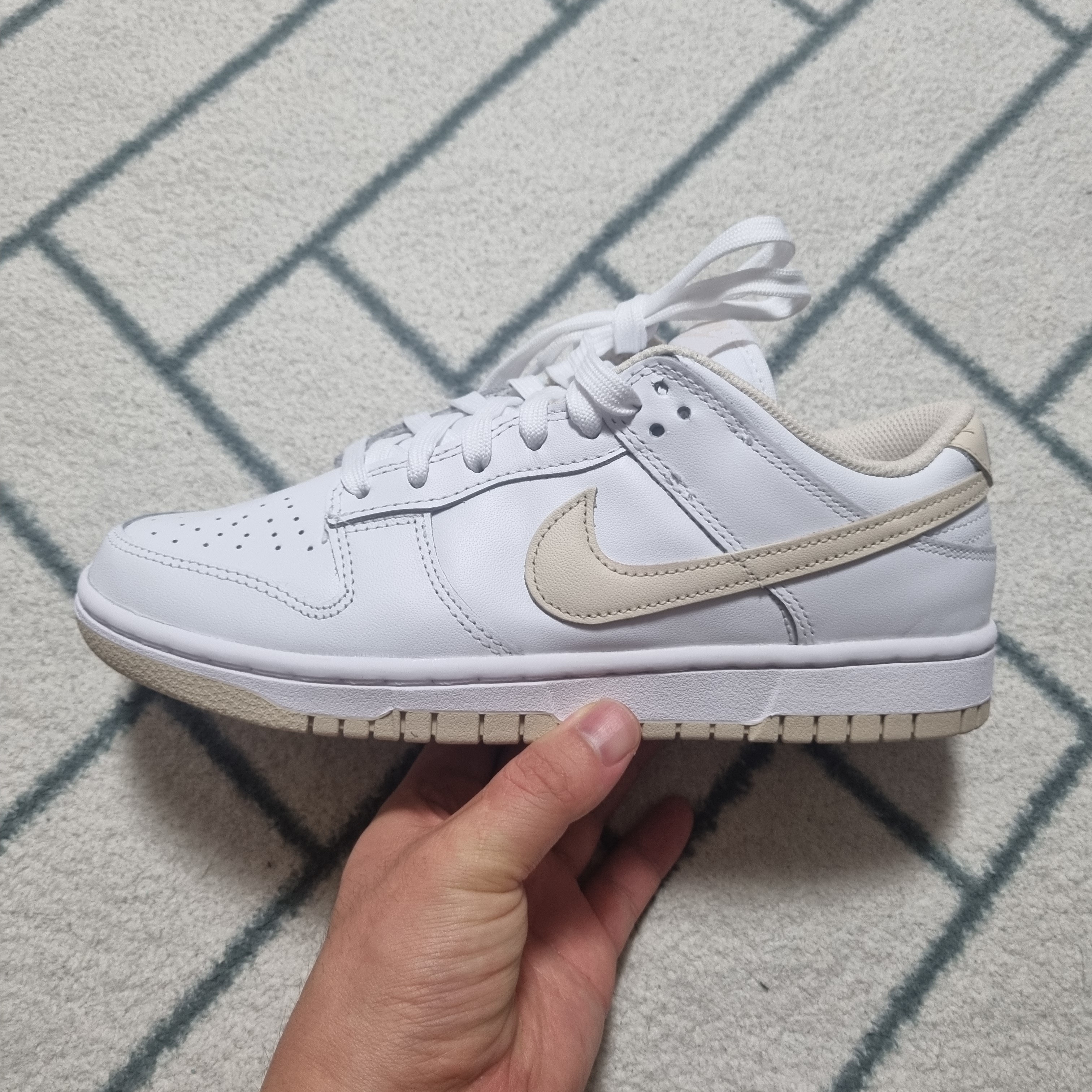 (W) Nike Dunk Low Pearl White 착용 스타일 - 2