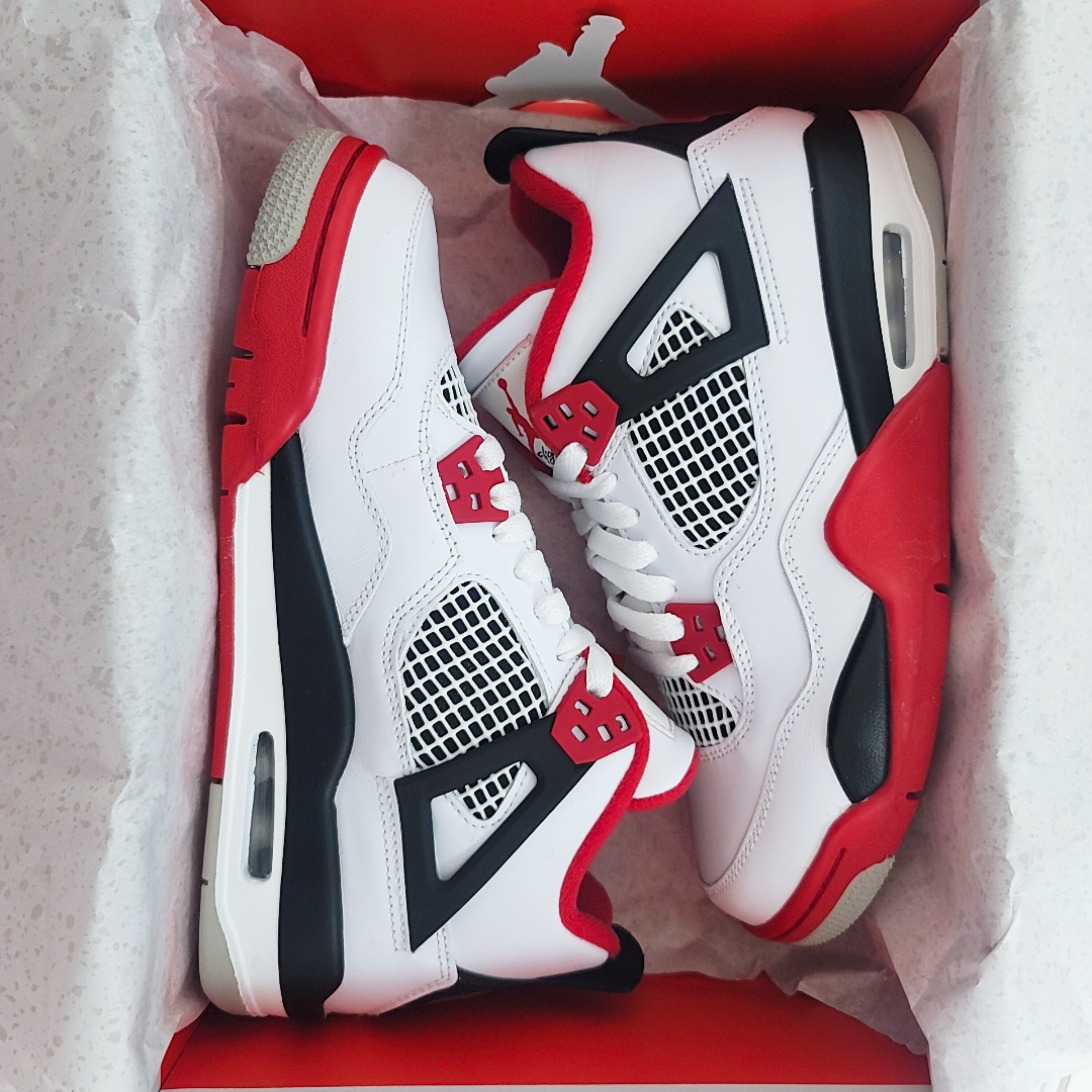 (GS) Jordan 4 Retro OG Fire Red 2020 착용 스타일 - 4