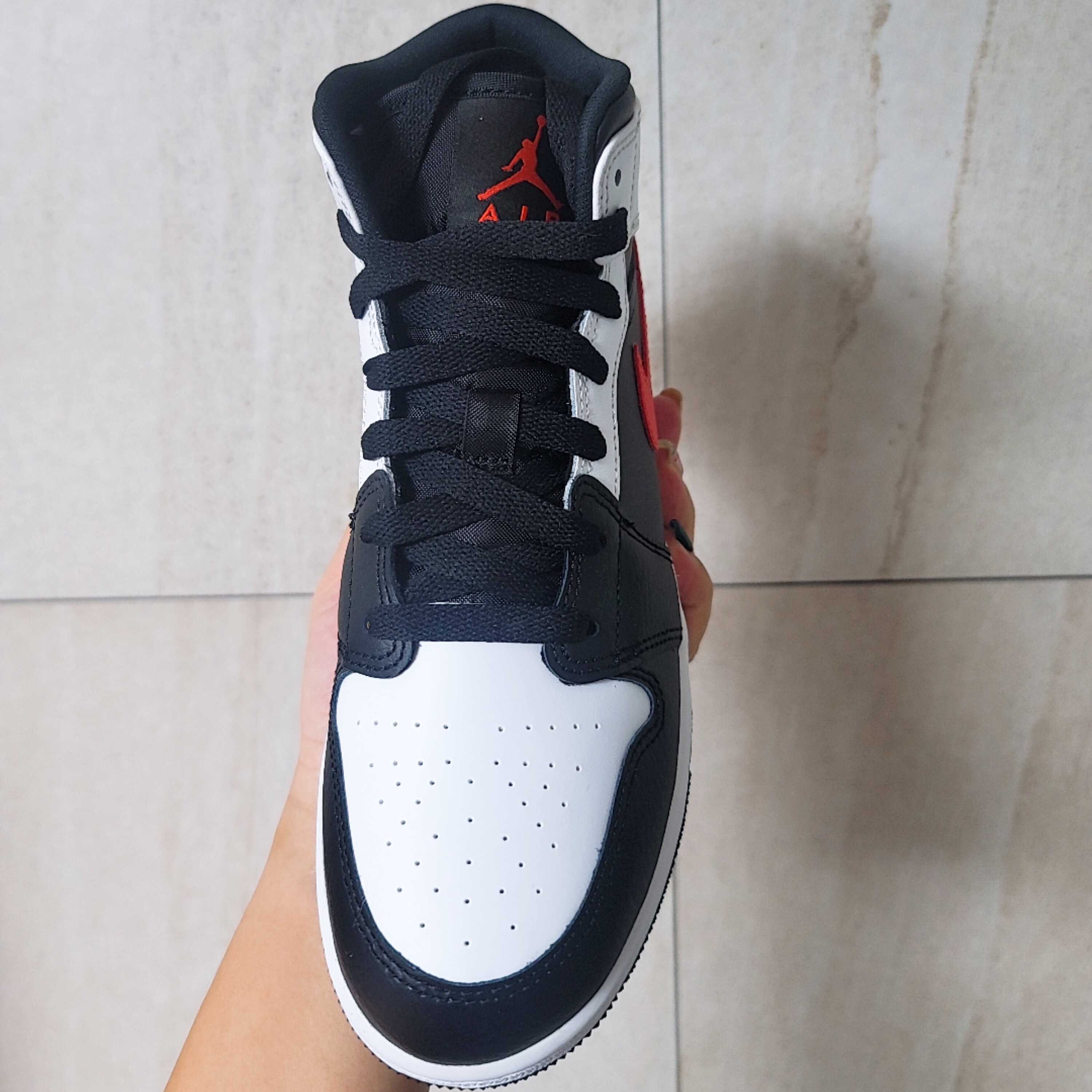 (GS) Jordan 1 Mid Black Chile Red, Essentials 3D Silicon Applique Boxy Long Sleeve T-Shirt Taupe - 20FW 착용 스타일 - 3