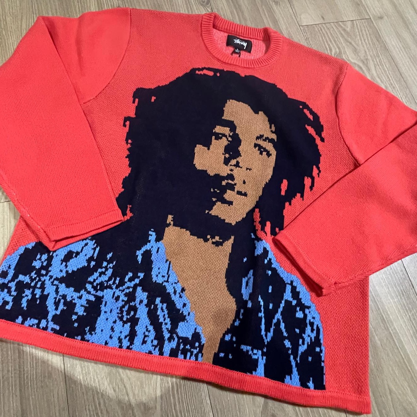 Stussy Bob Marley Sweater Red 착용 스타일 - 1