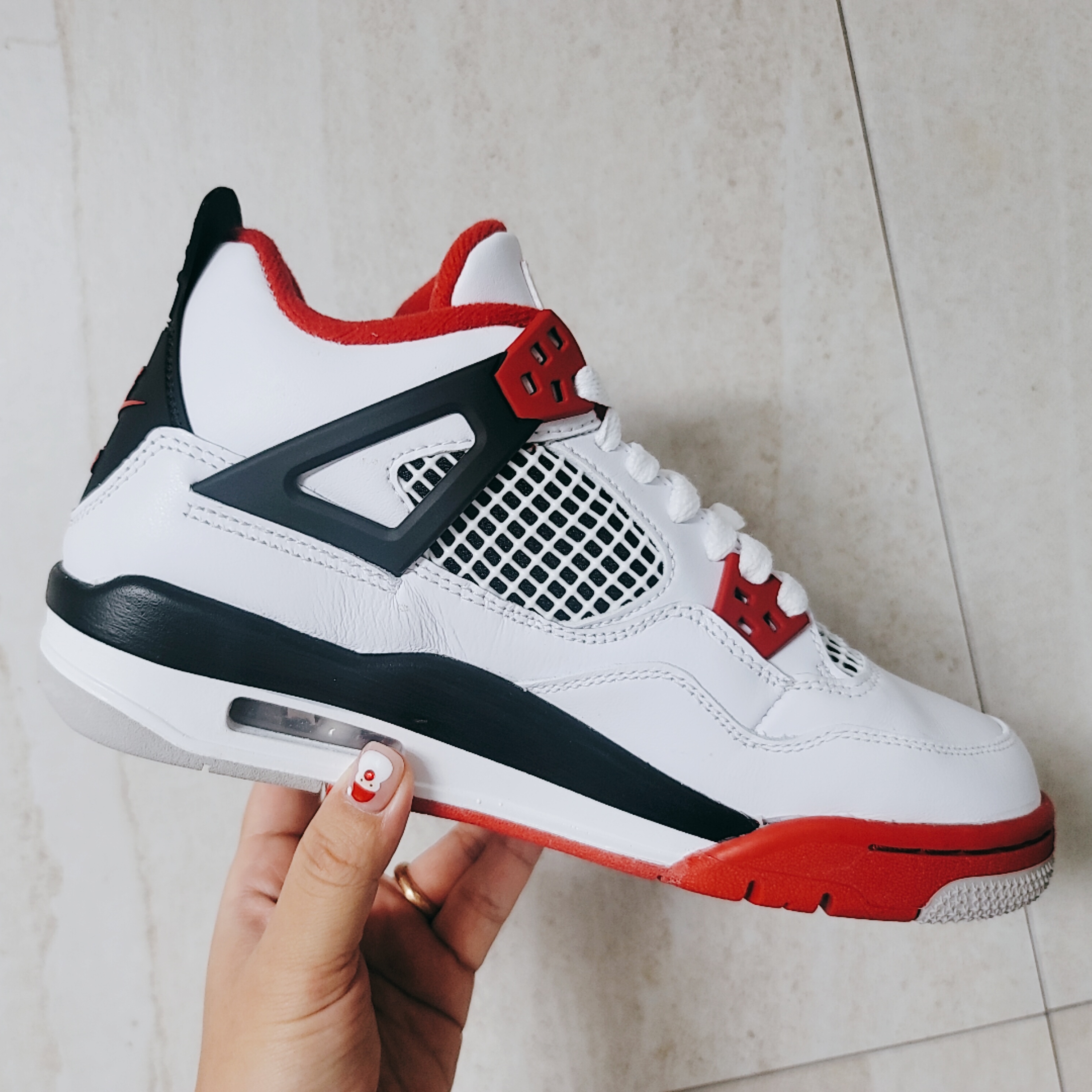 (GS) Jordan 4 Retro OG Fire Red 2020 착용 스타일 - 2