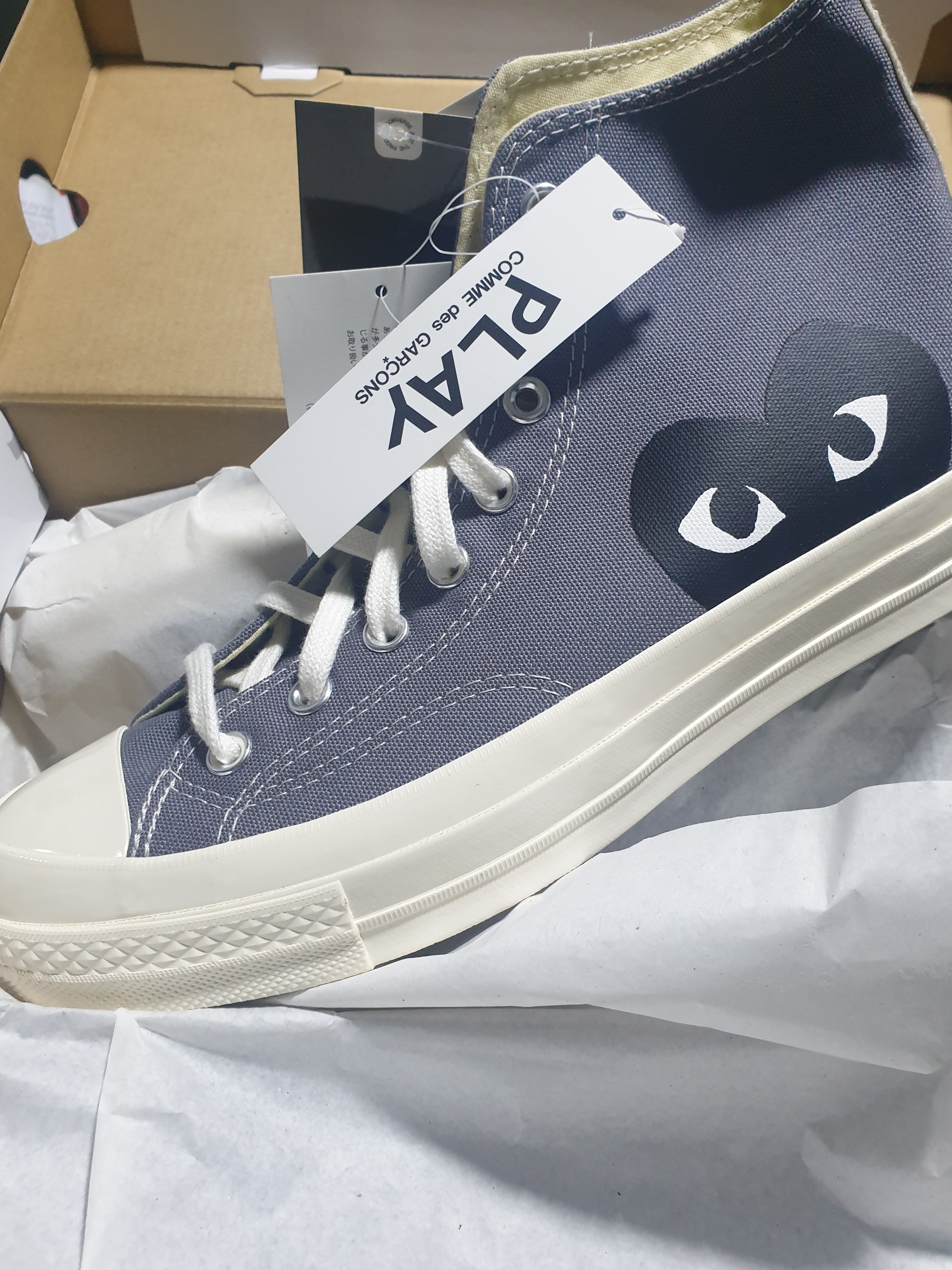 Converse x Play Comme des Garcons Chuck 70 Hi Steel Gray 착용 스타일 - 3
