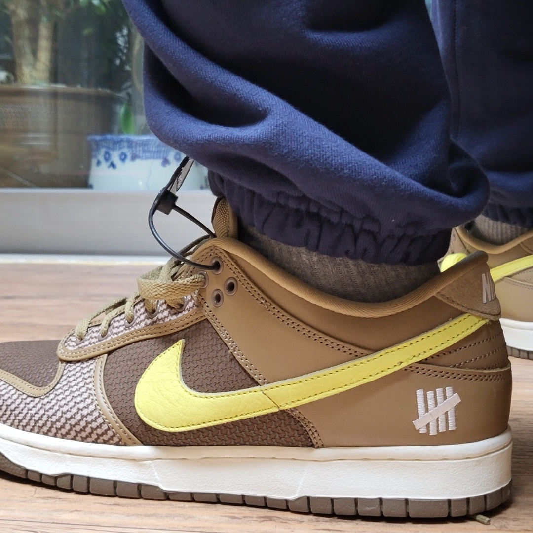 Nike x Undefeated Dunk Low SP Canteen 착용 스타일 - 4