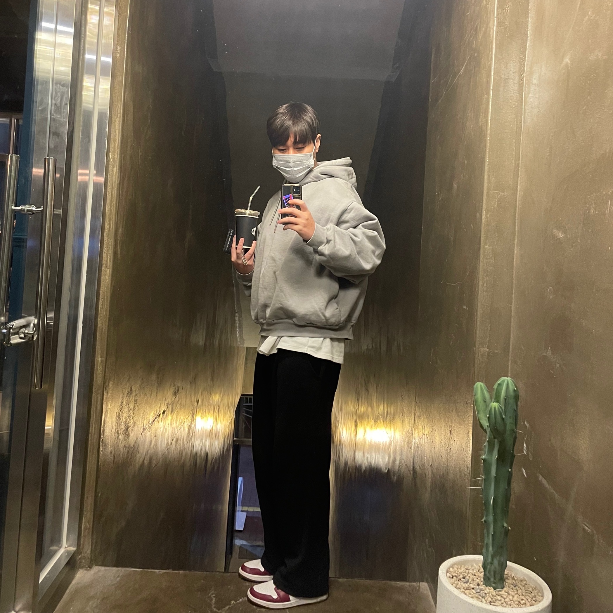 Jordan 1 Low Noble Red, Nike x Fear of God Double Hood Hoodie Dust Sail 착용 스타일