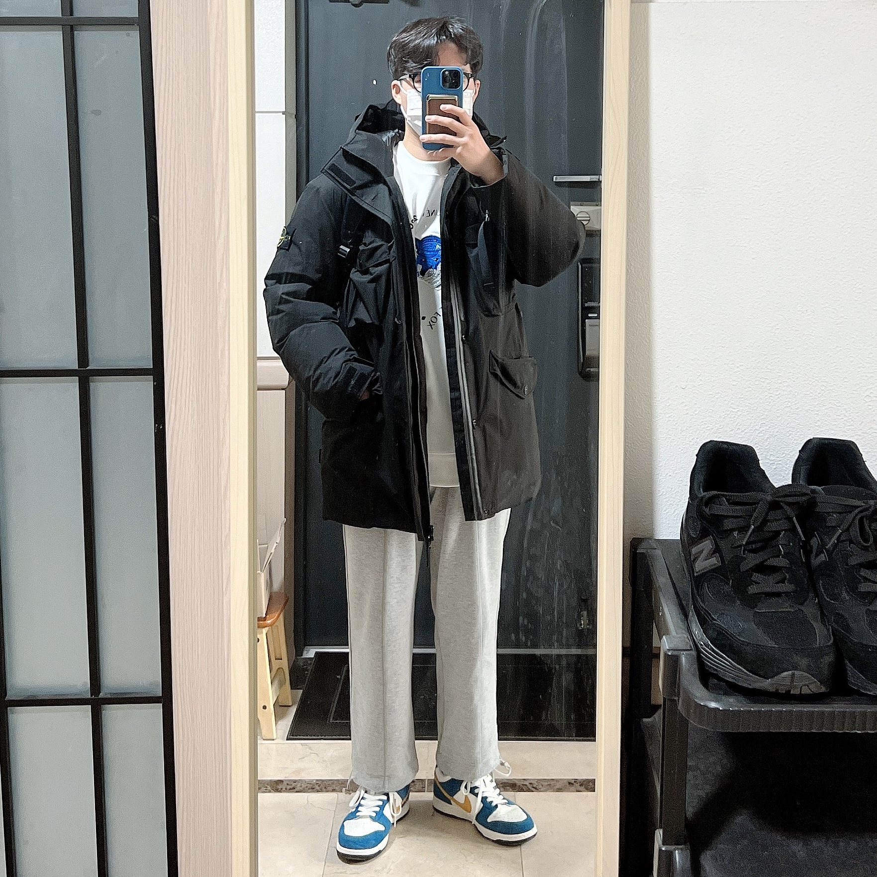Nike x Kasina Dunk Low 80's Bus, Stone Island 40330 Ripstop Gore-Tex Con Paclite Down Jacket Black - 21FW 착용 스타일