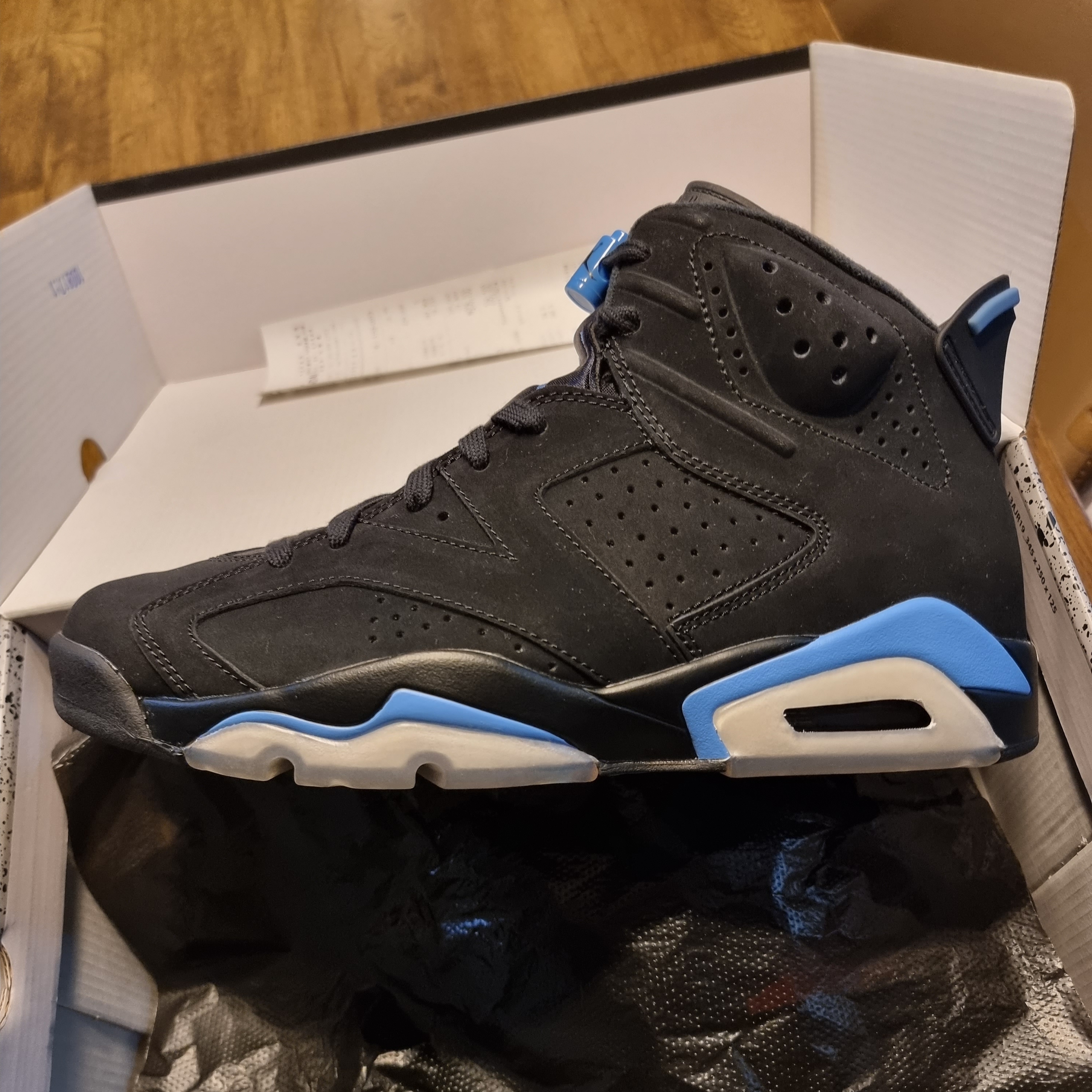 Jordan 6 Retro UNC 착용 스타일