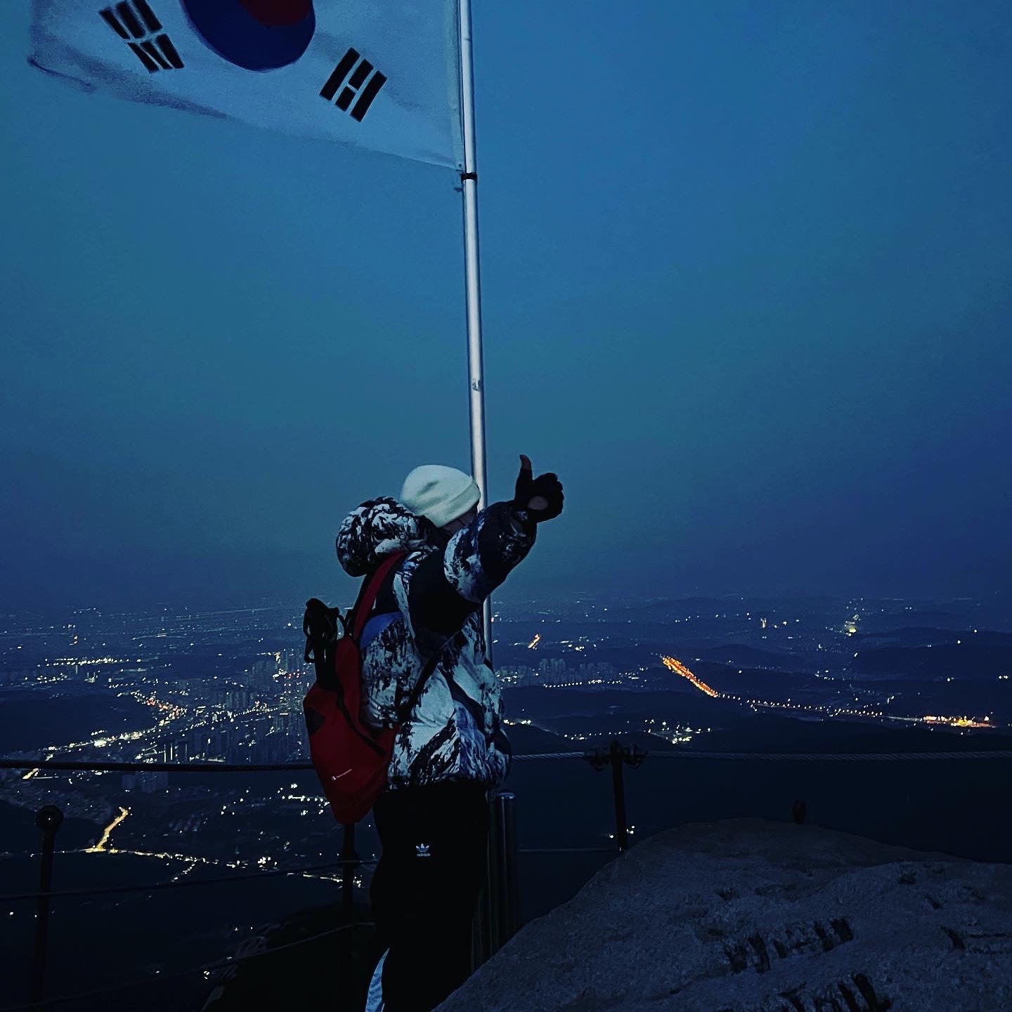 Supreme x The North Face Mountain Parka Blue White - 17FW, Supreme x The North Face Mountain Baltoro Jacket Blue White - 17FW 착용 스타일 - 4