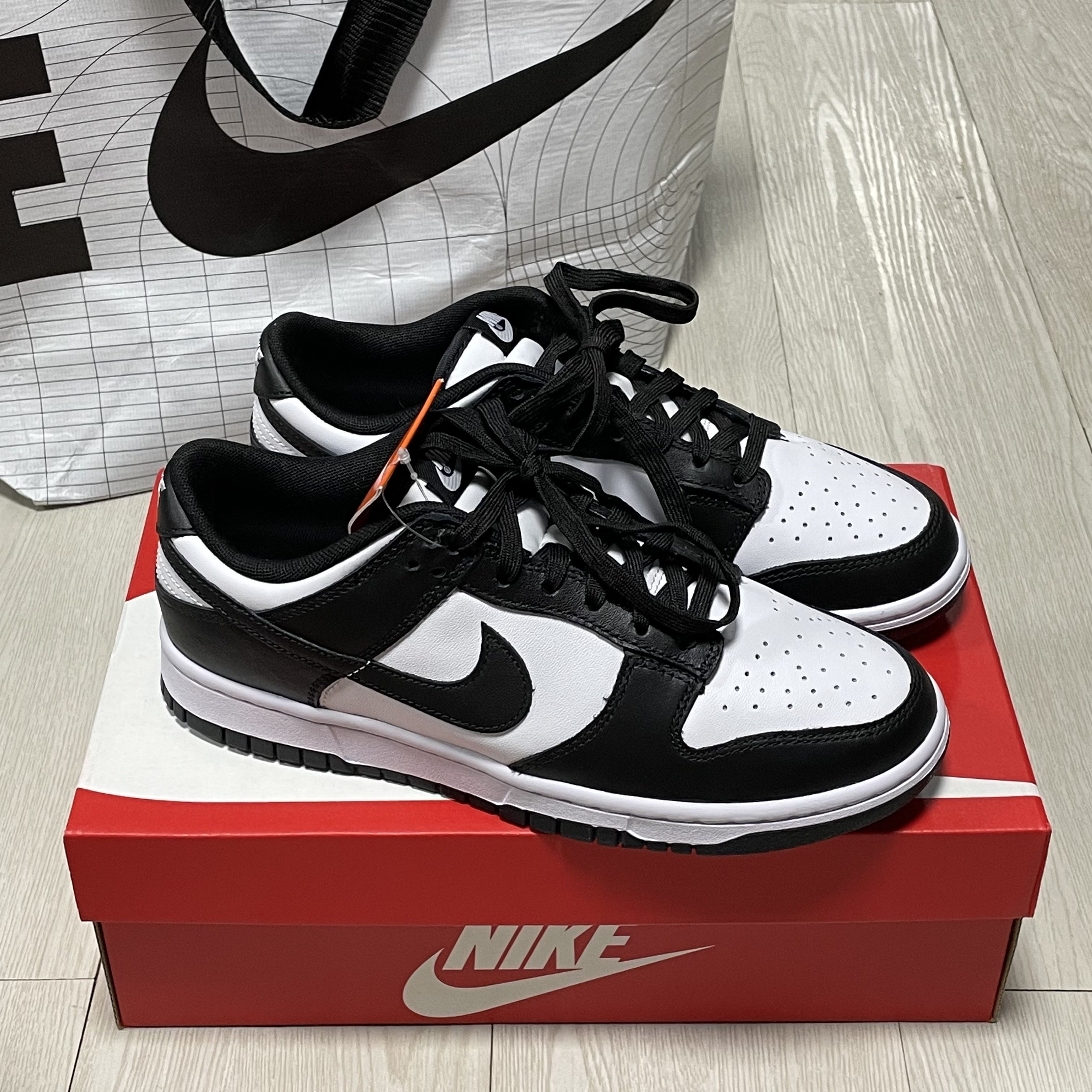 Nike Dunk Low Retro Black 착용 스타일
