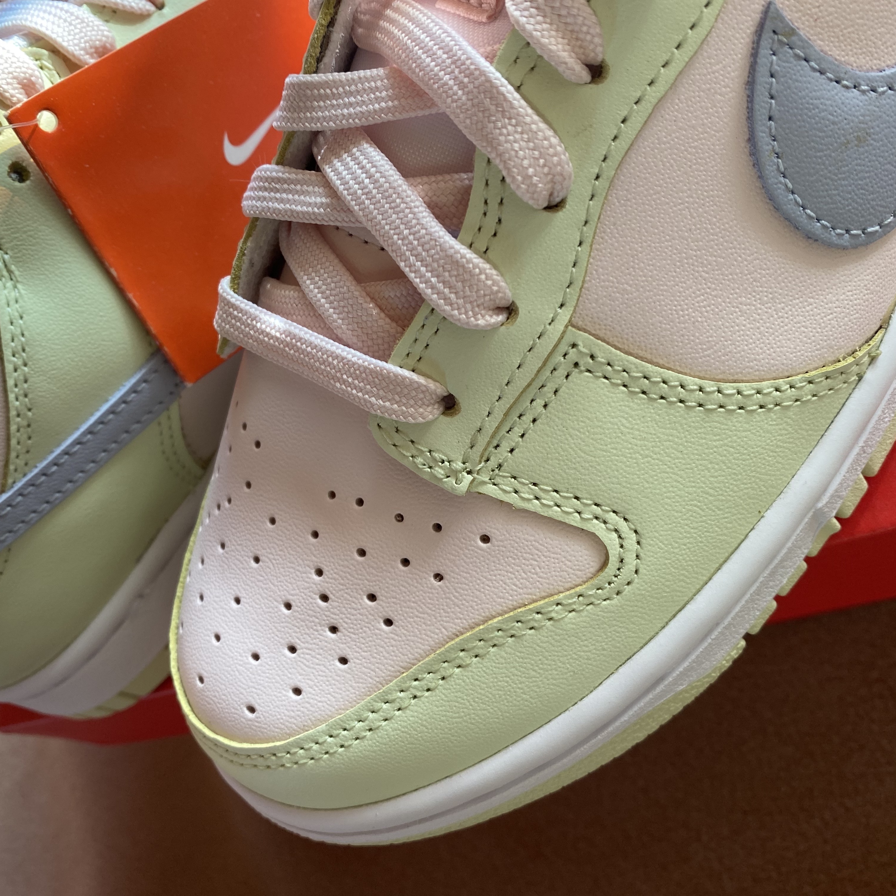 (W) Nike Dunk Low Light Soft Pink 착용 스타일 - 3
