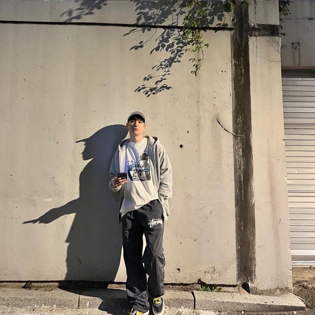 Nike x Sacai x Undercover LDWaffle Black Bright Citron, Jordan x Travis Scott x Fragment T-Shirt Sail (DJ0619-133) 착용 스타일 - 2