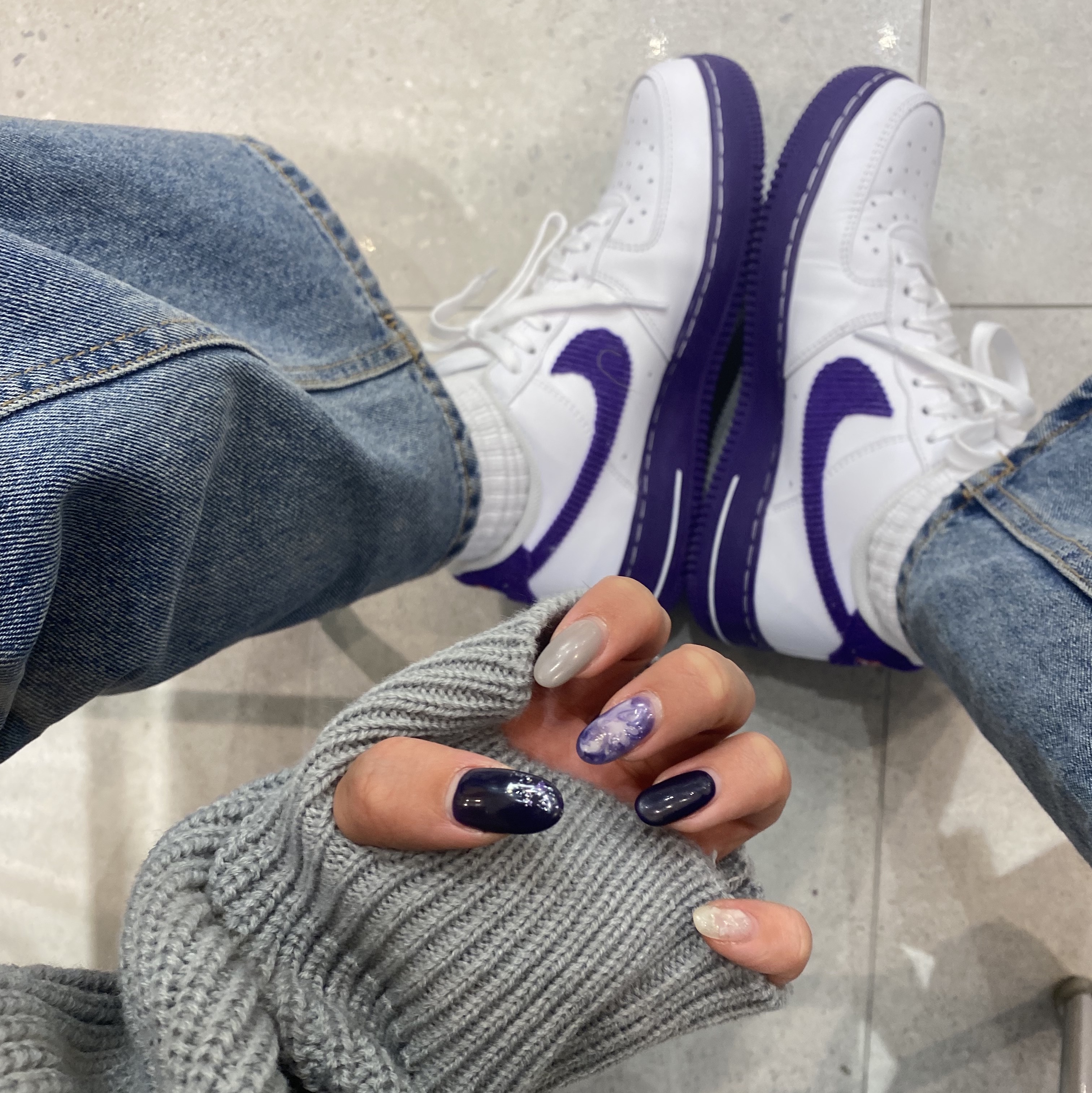 Nike Air Force 1 '07 LV8 EMB White and Court Purple 착용 스타일 - 1