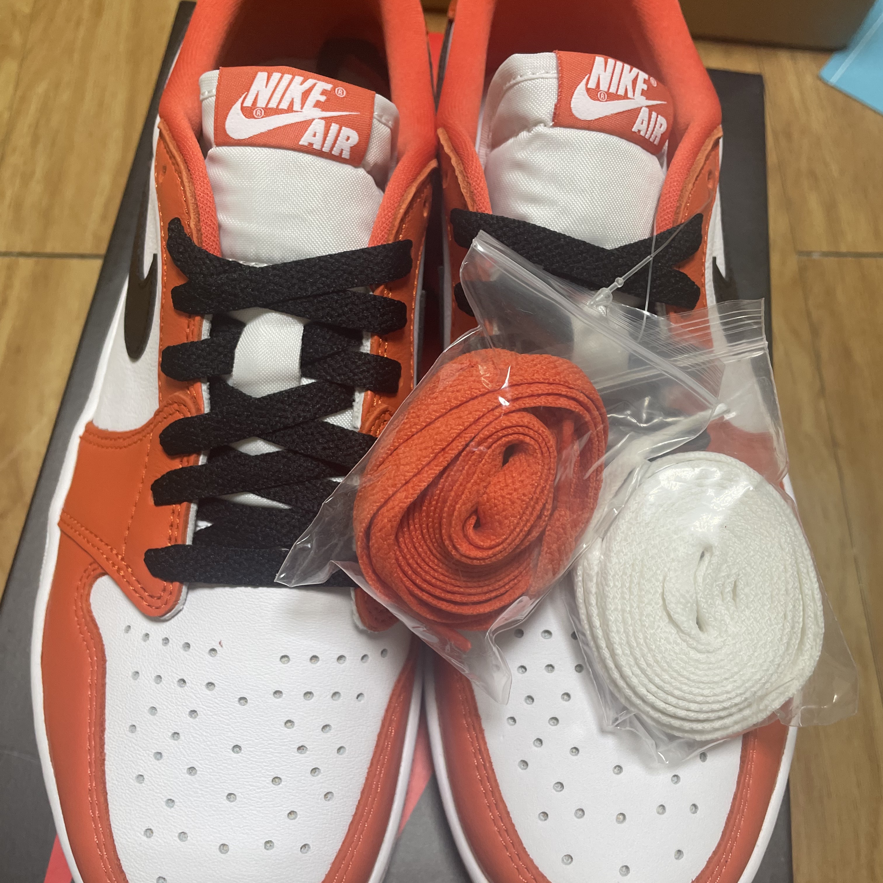 Jordan 1 Low OG Starfish 착용 스타일 - 2