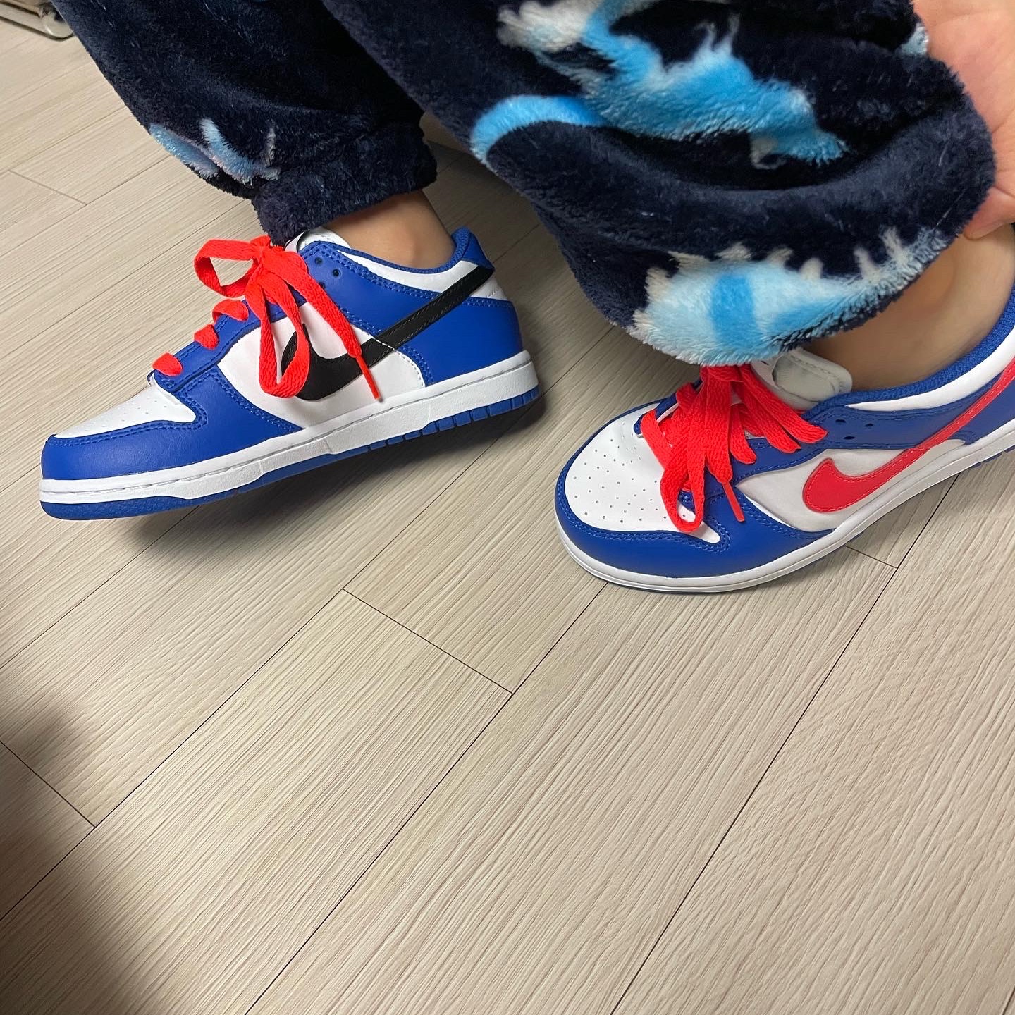 (PS) Nike Dunk Low Bright Crimson Game Royal 착용 스타일 - 1