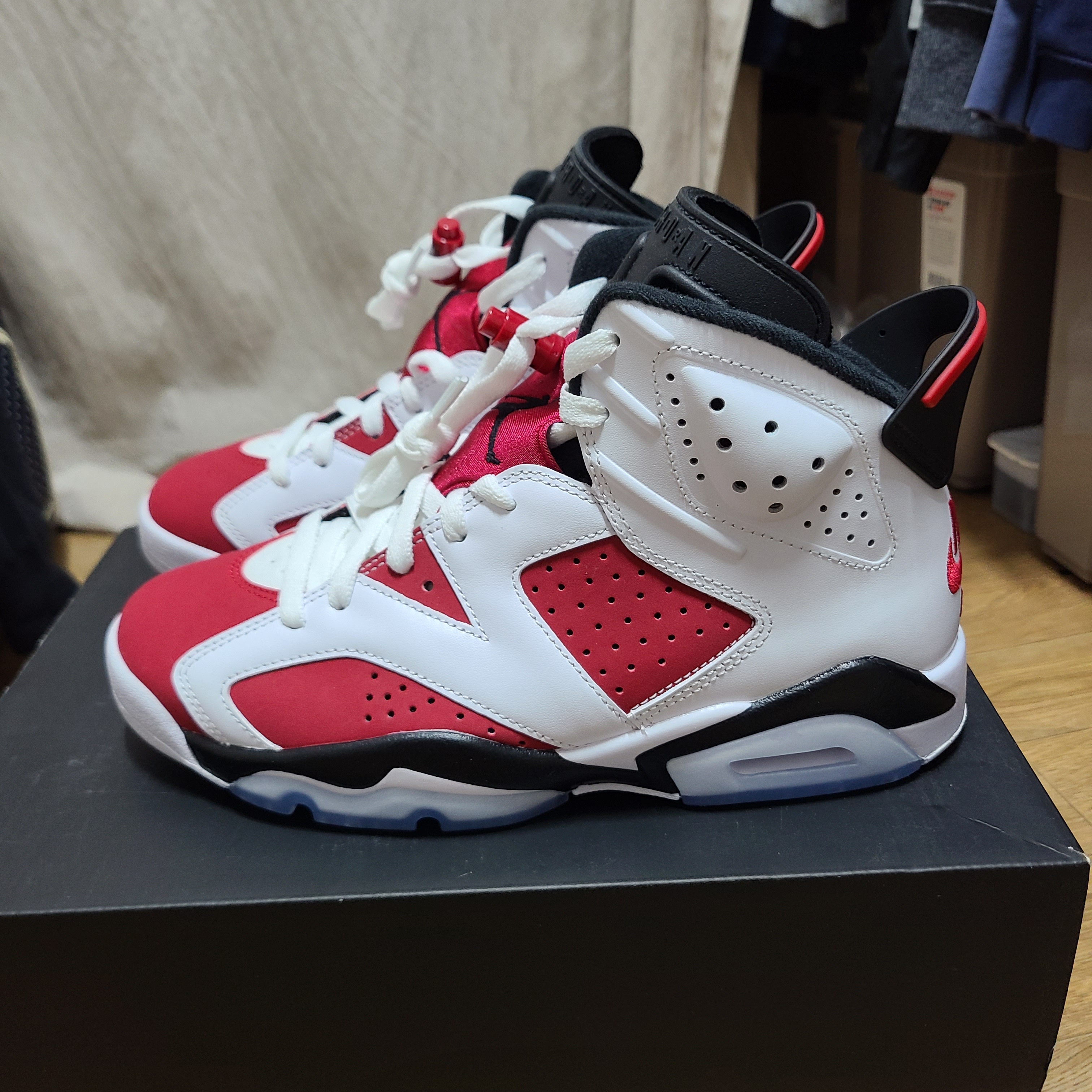 Jordan 6 Retro Carmine 2021 착용 스타일 - 2