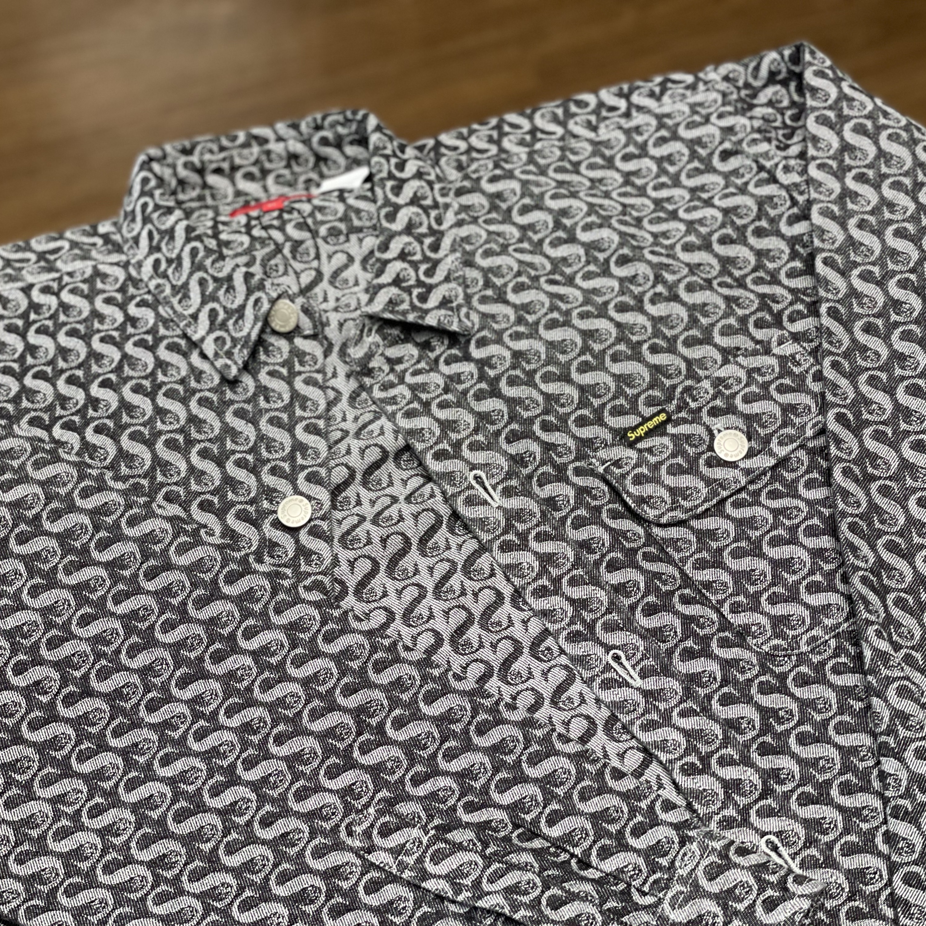 Supreme Monogram Denim Shirt Black - 21FW 착용 스타일