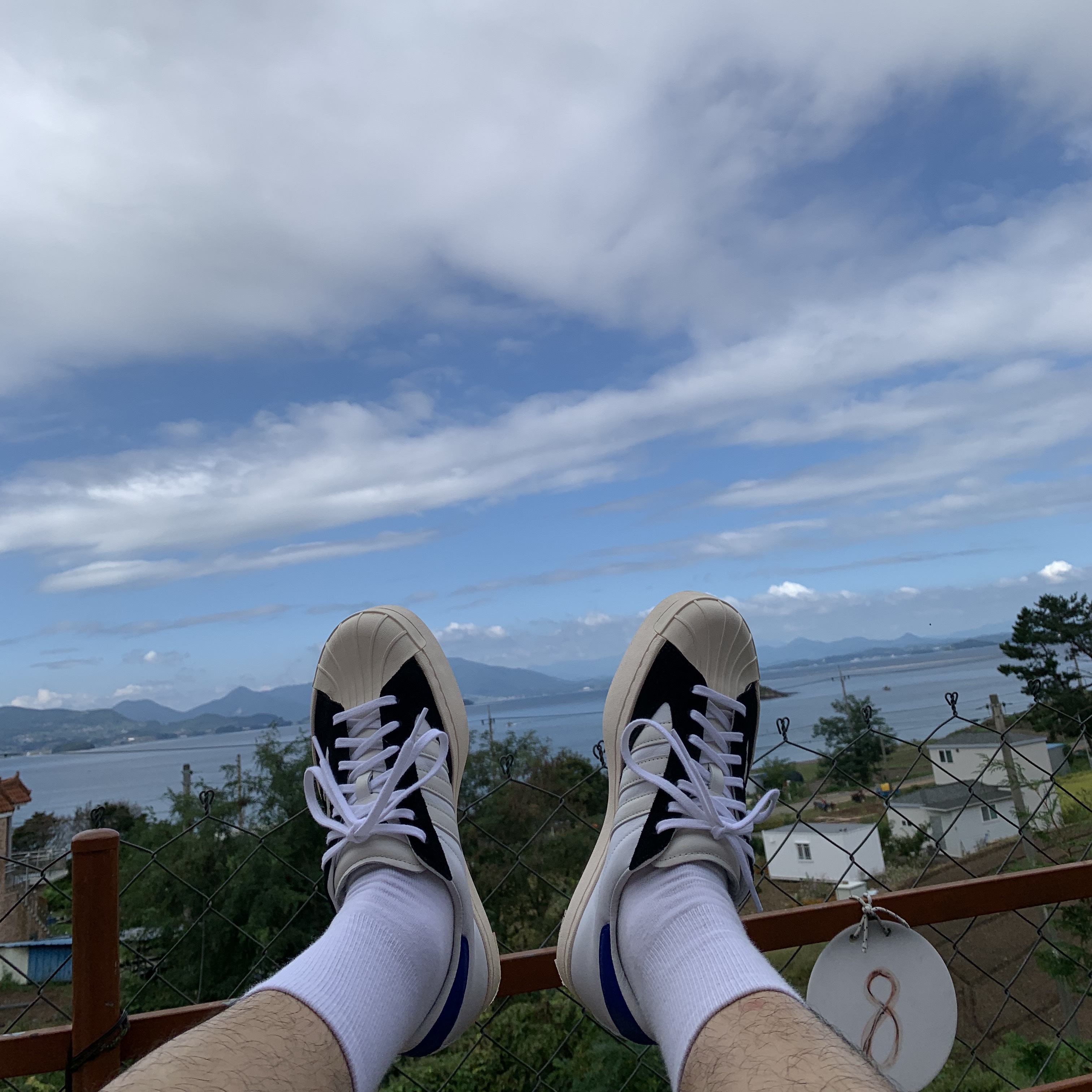 Y-3 Yohji Star Cloud White Bold Blue, C.P. Company Chrome-R Overshirt Black - 21FW 착용 스타일 - 4