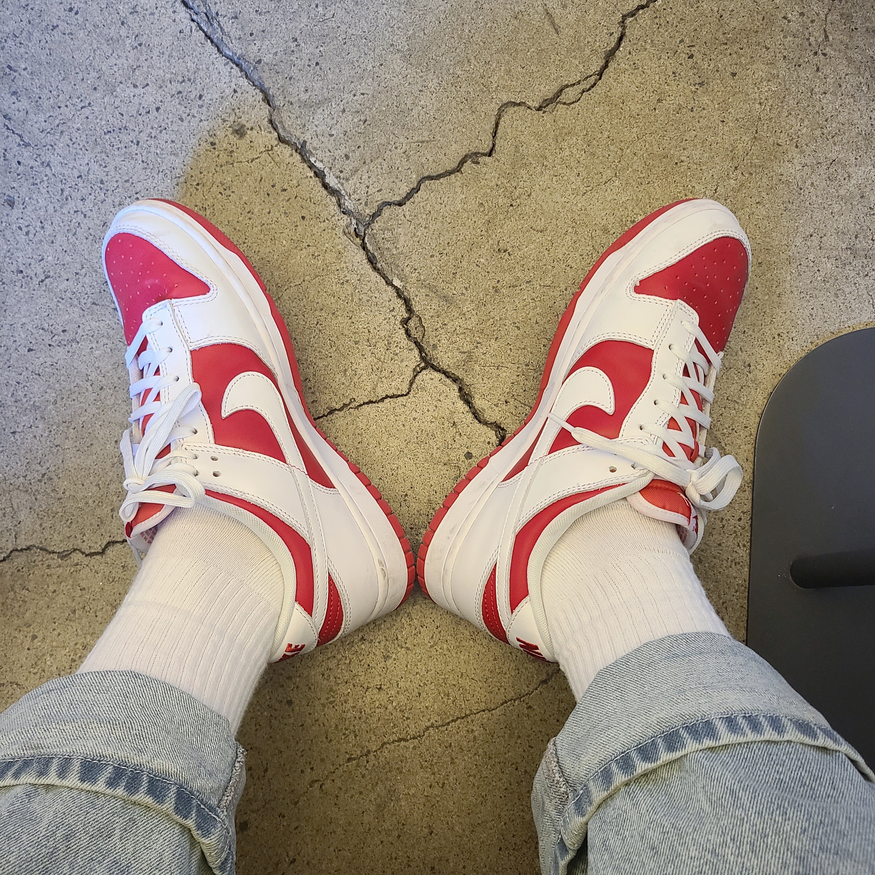 Nike Dunk Low Retro Championship Red 착용 스타일