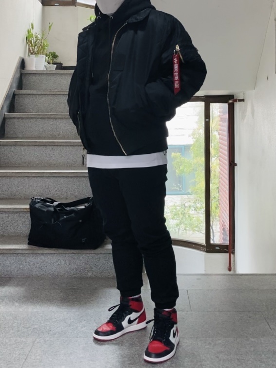 Jordan 1 Retro High OG Bred Toe, (GS) Jordan 1 Retro High OG Bred Toe 착용 스타일 - 3