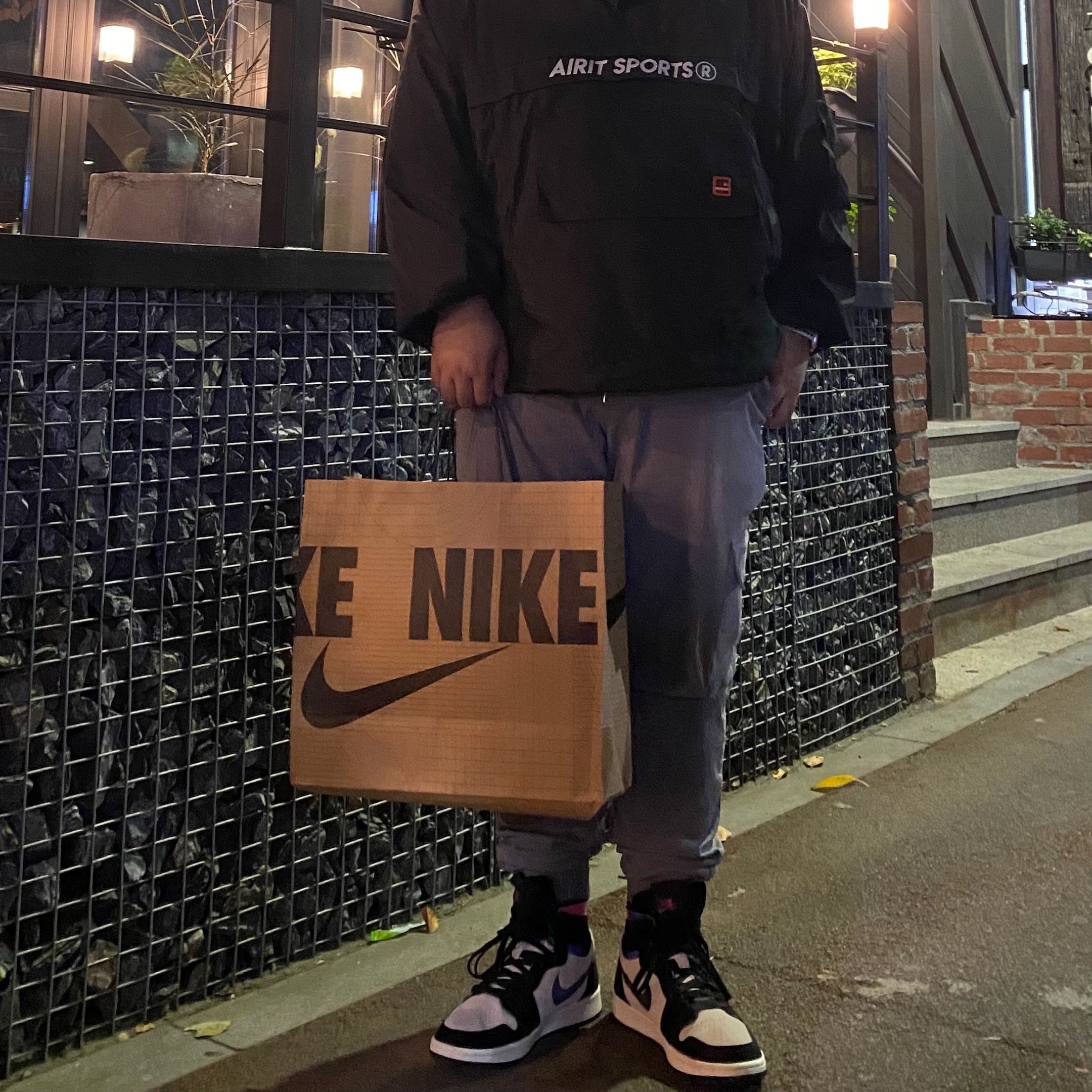 Jordan 1 x Paris Saint-Germain Zoom Air CMFT 착용 스타일 - 1