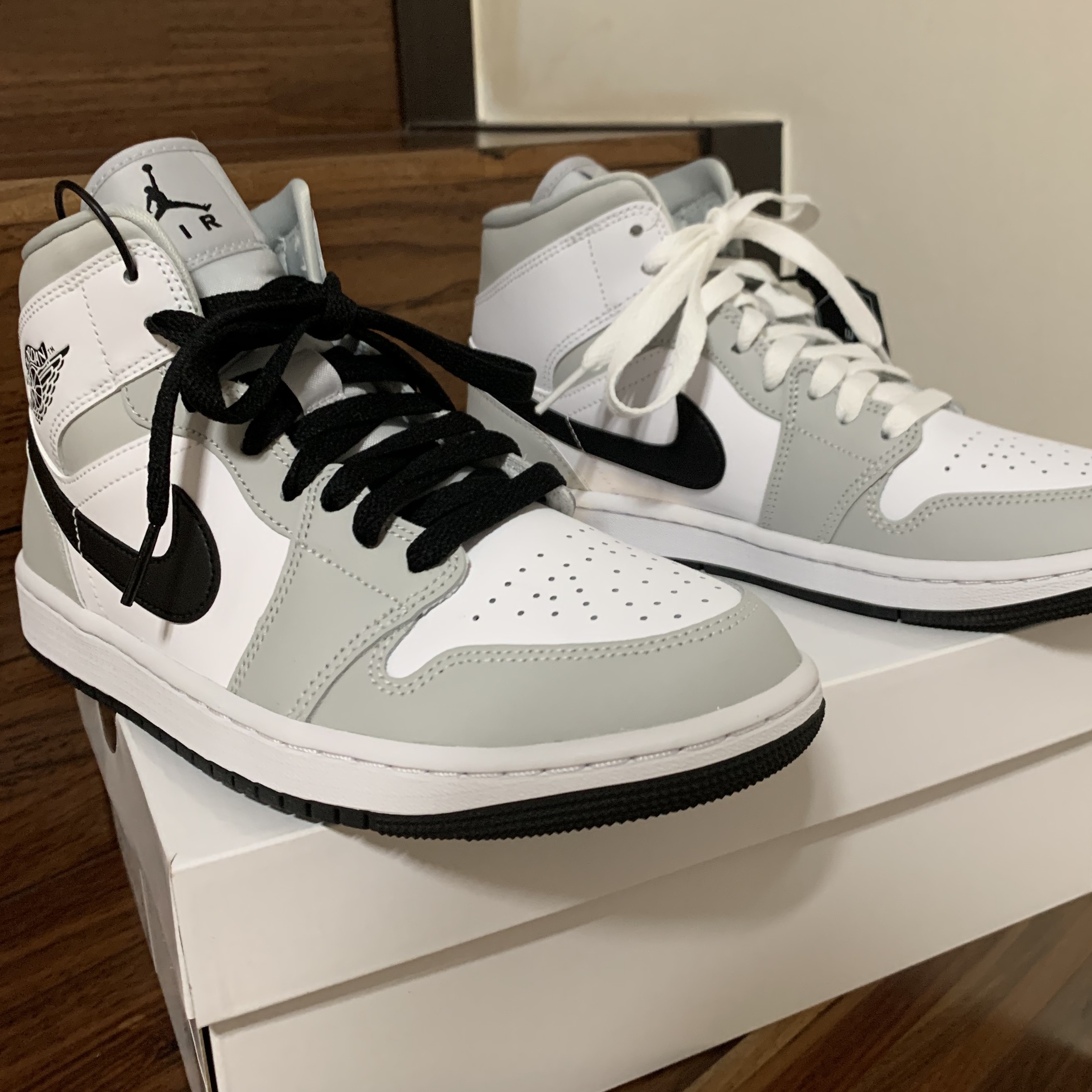 (W) Jordan 1 Mid Grey Fog 착용 스타일 - 3
