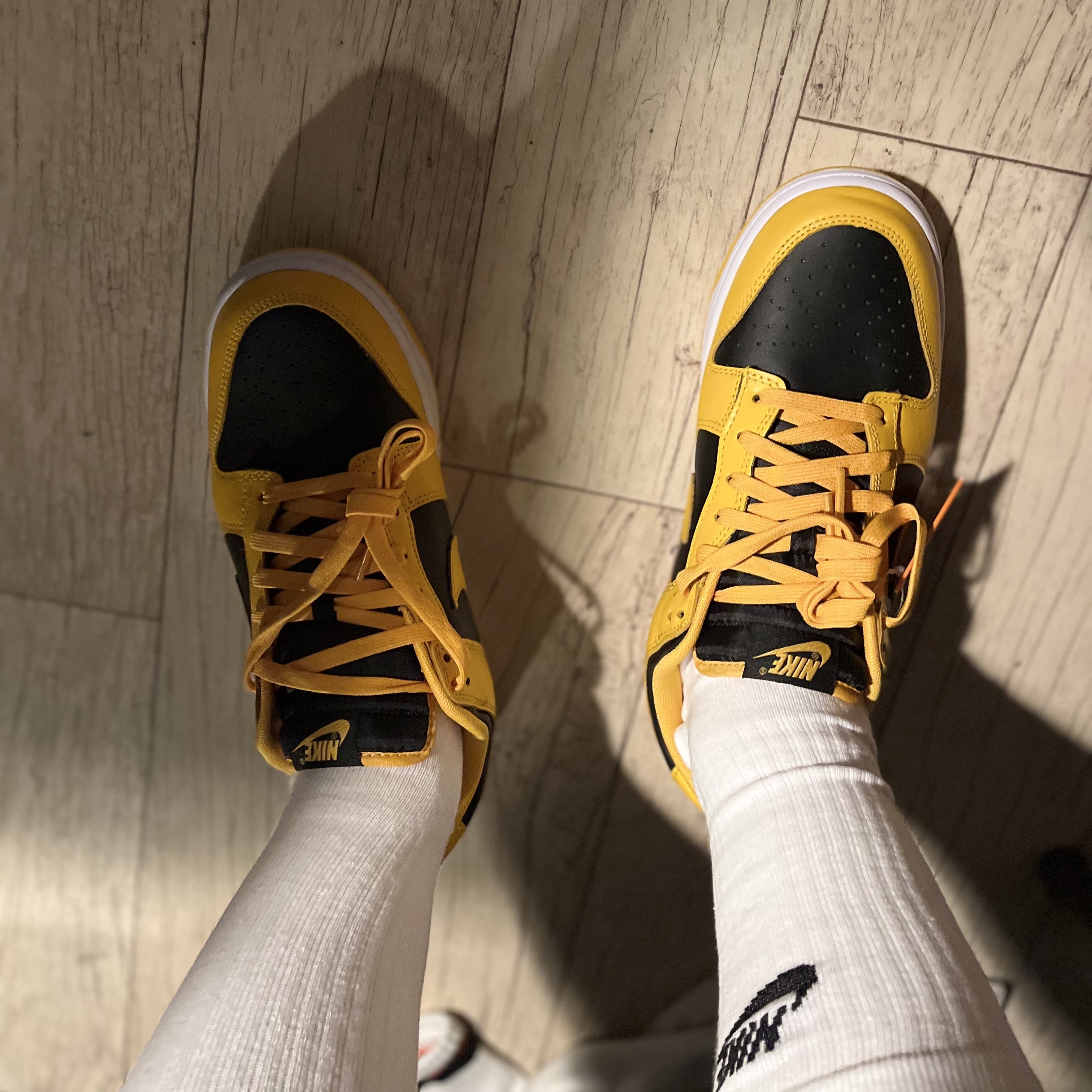 Nike Dunk Low Retro Championship Goldenrod 착용 스타일