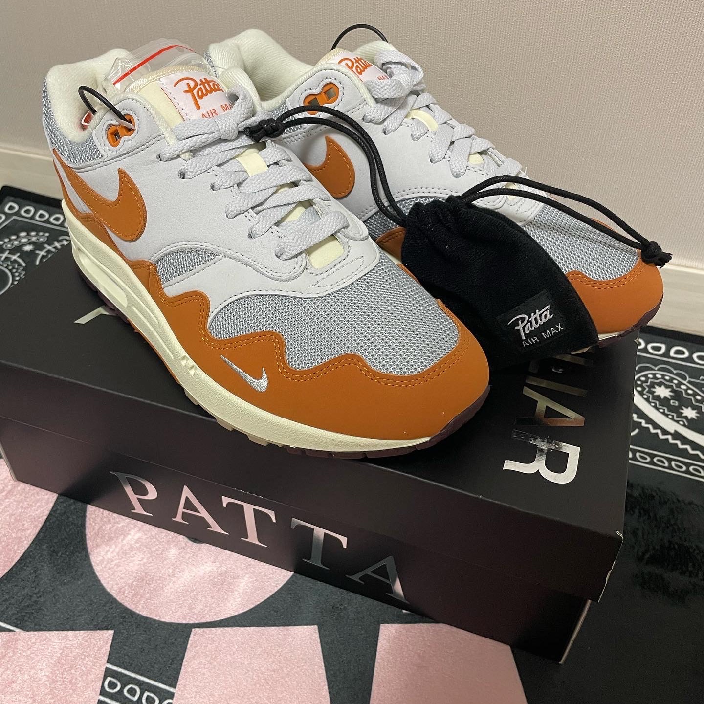 Nike x Patta Air Max 1 Monarch 착용 스타일 - 1