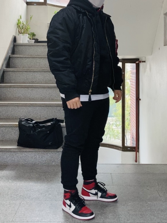 Jordan 1 Retro High OG Bred Toe, (GS) Jordan 1 Retro High OG Bred Toe 착용 스타일 - 1