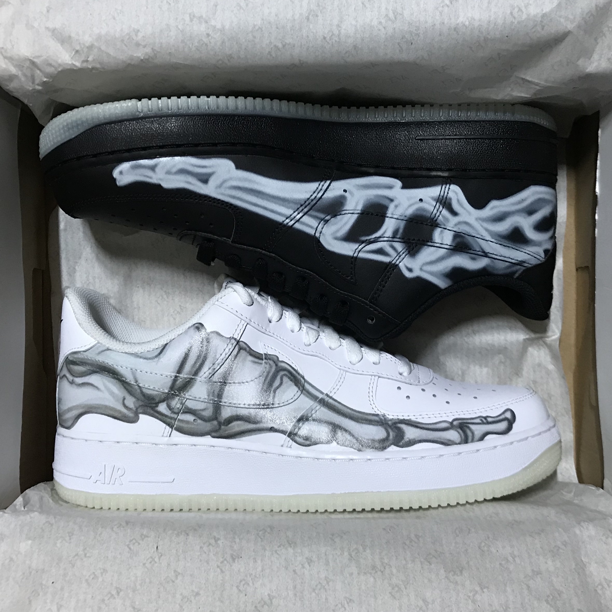 Nike Air Force 1 Low '07 Black Skeleton, Nike Air Force 1 Low '07 White Skeleton 착용 스타일