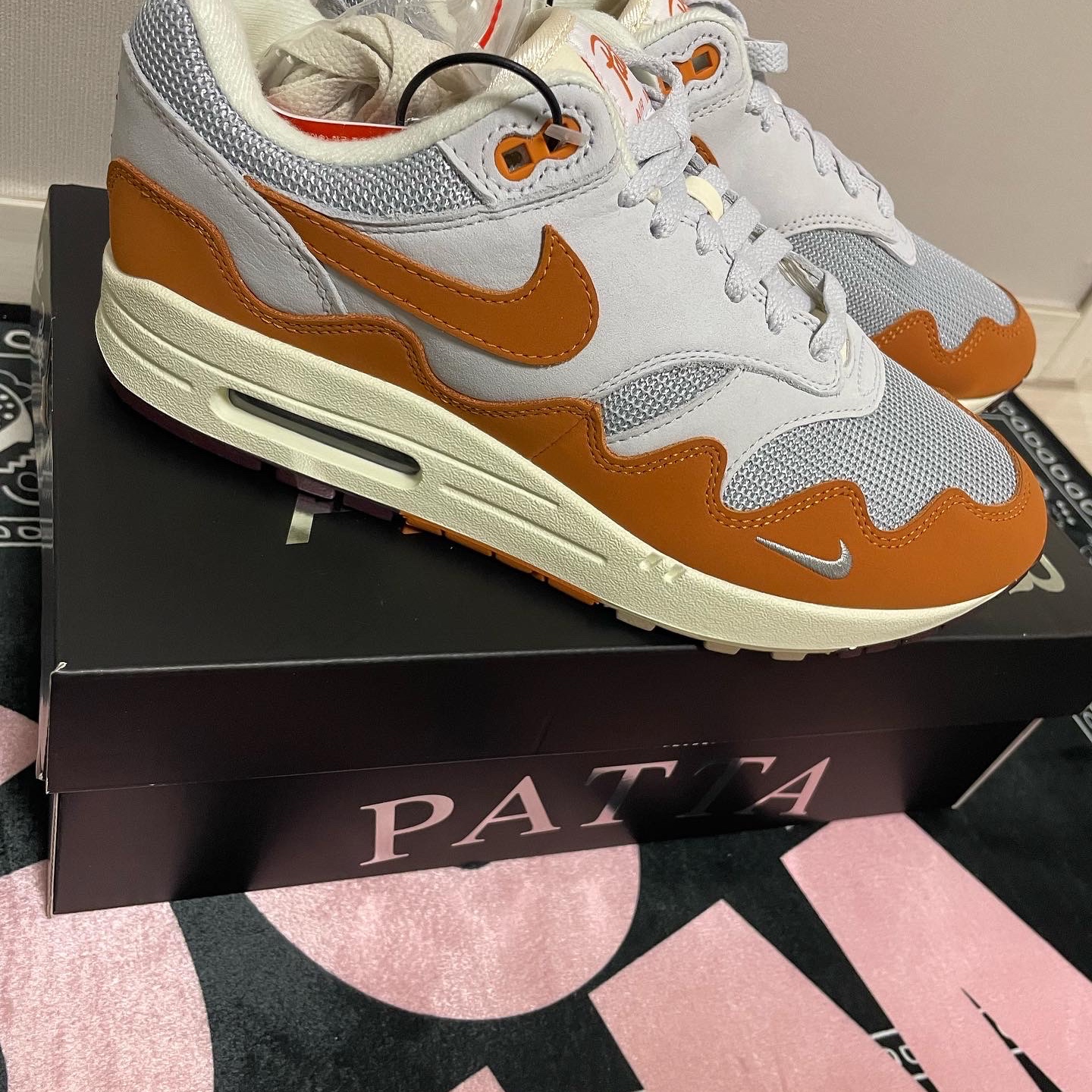 Nike x Patta Air Max 1 Monarch 착용 스타일 - 2
