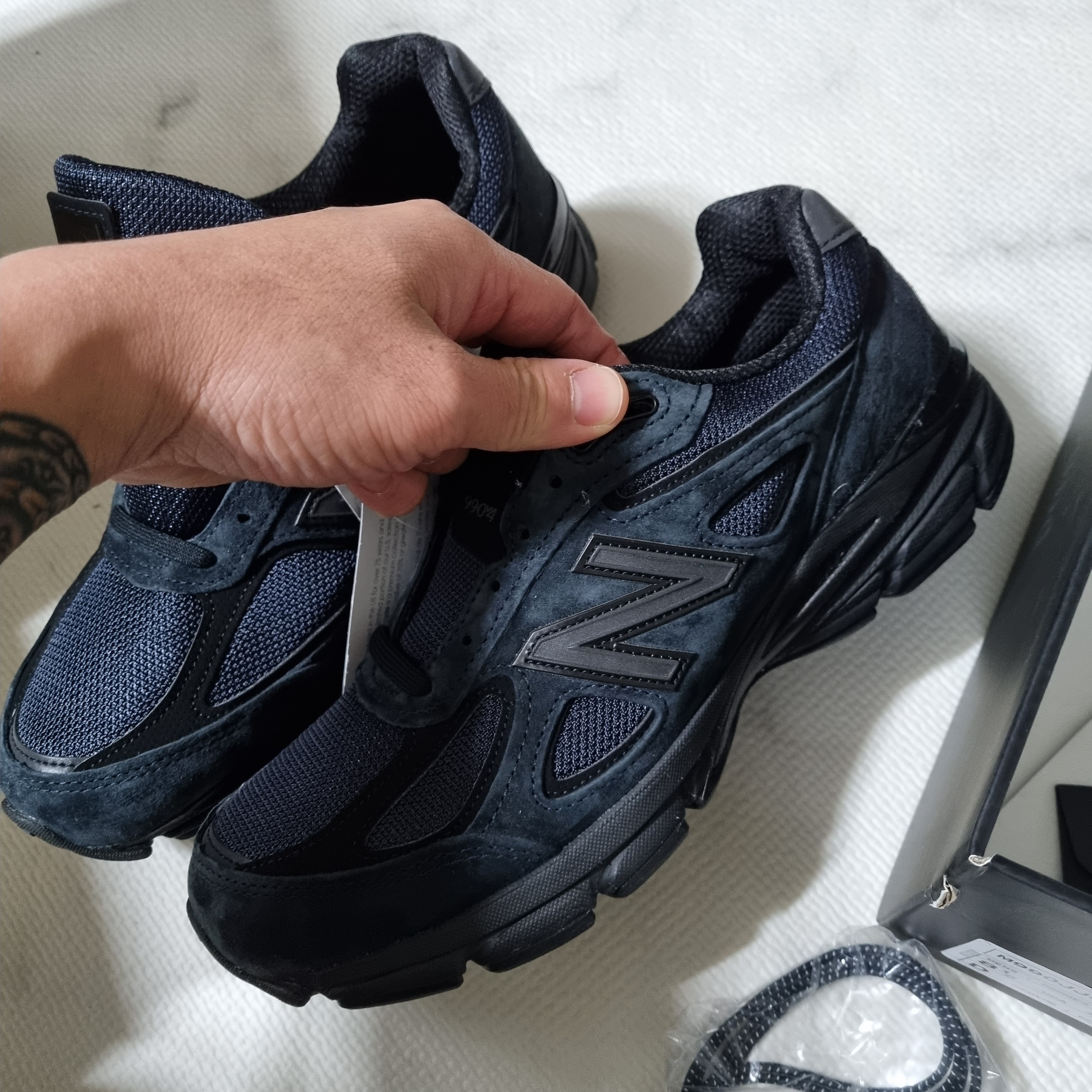 New Balance x JJJJound 990v4 Navy 착용 스타일 - 1
