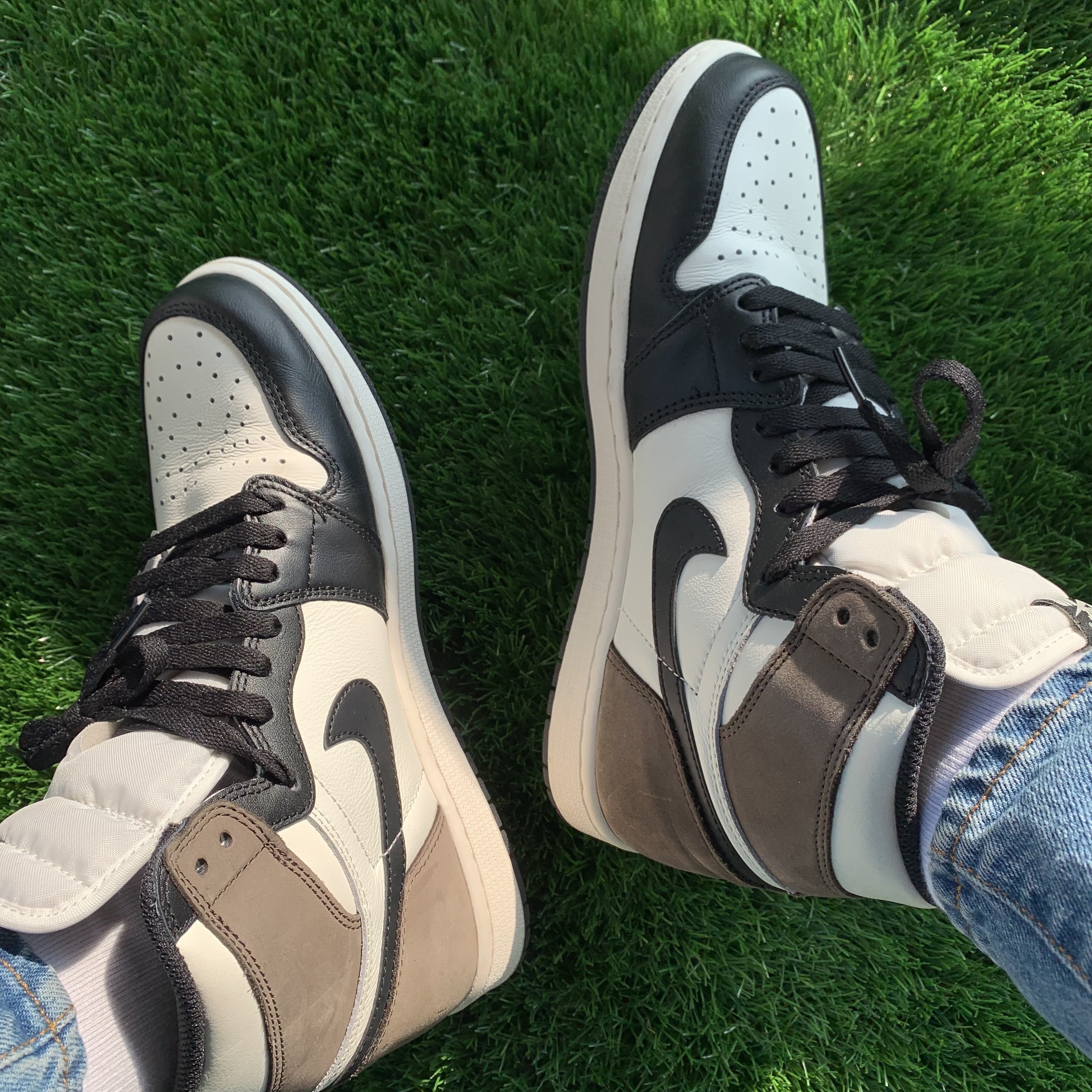 Jordan 1 Retro High OG Black Mocha 착용 스타일