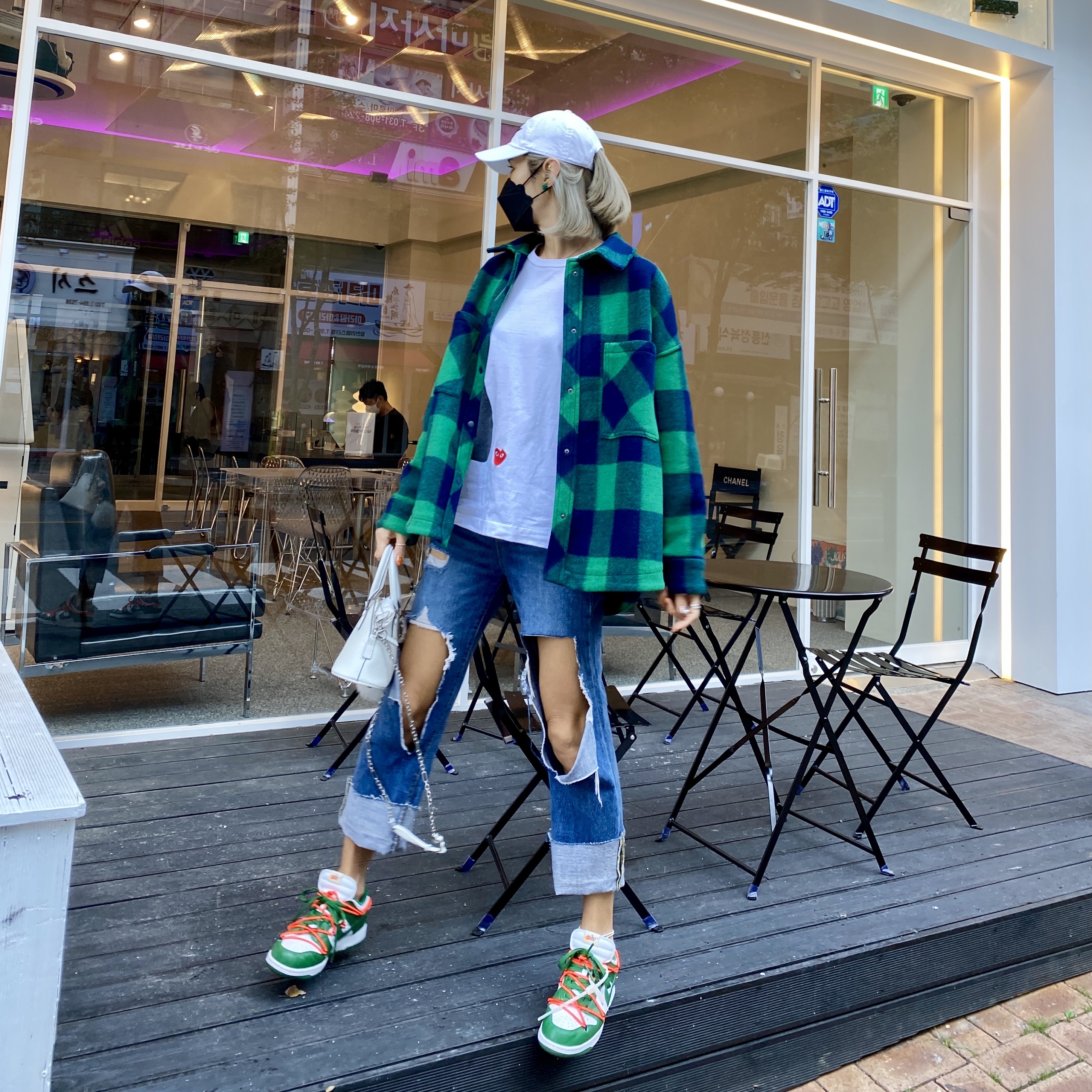 Nike x Off-White Dunk Low Pine Green, Play Comme des Garcons x Nike T-Shirt White 착용 스타일
