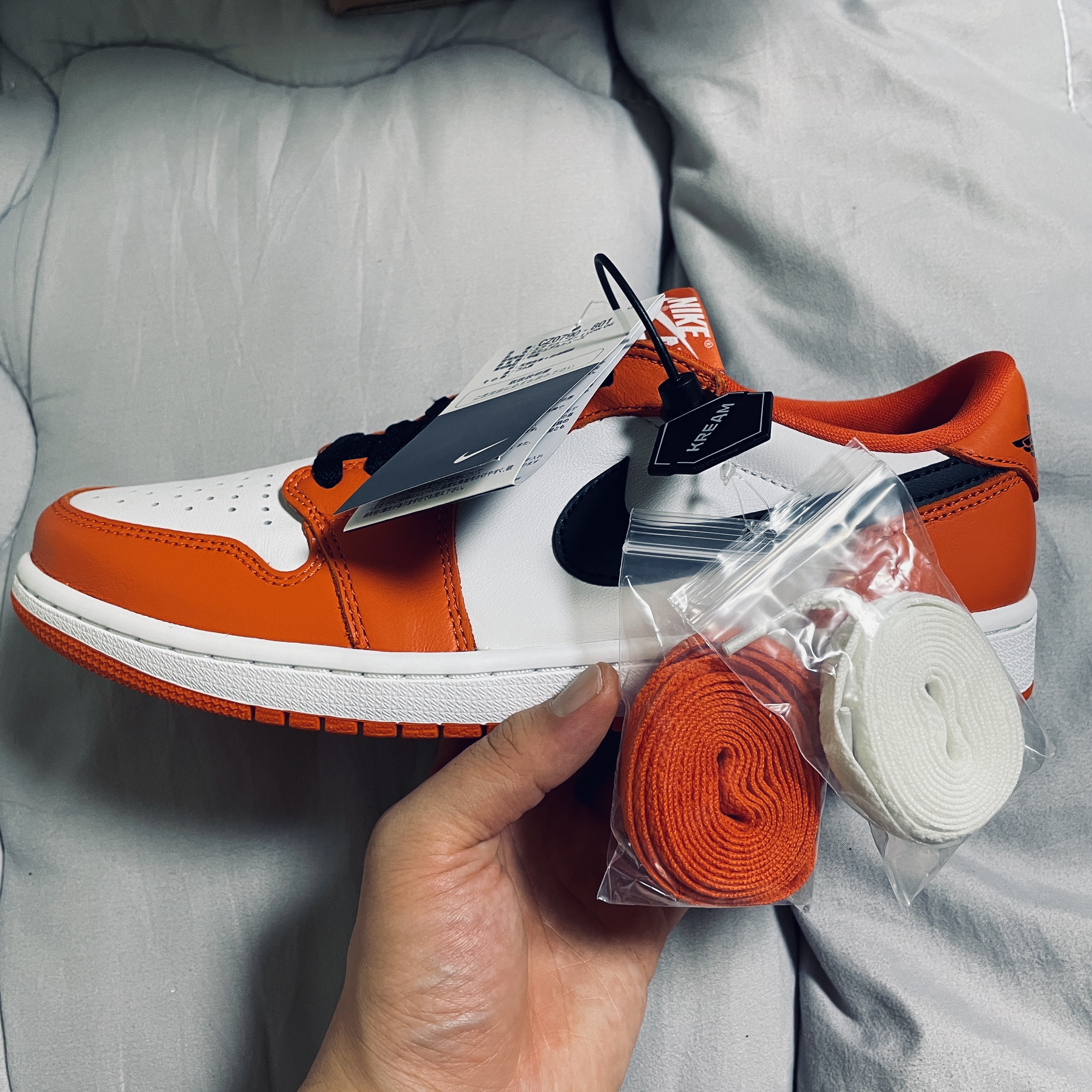 Jordan 1 Low OG Starfish 착용 스타일 - 3