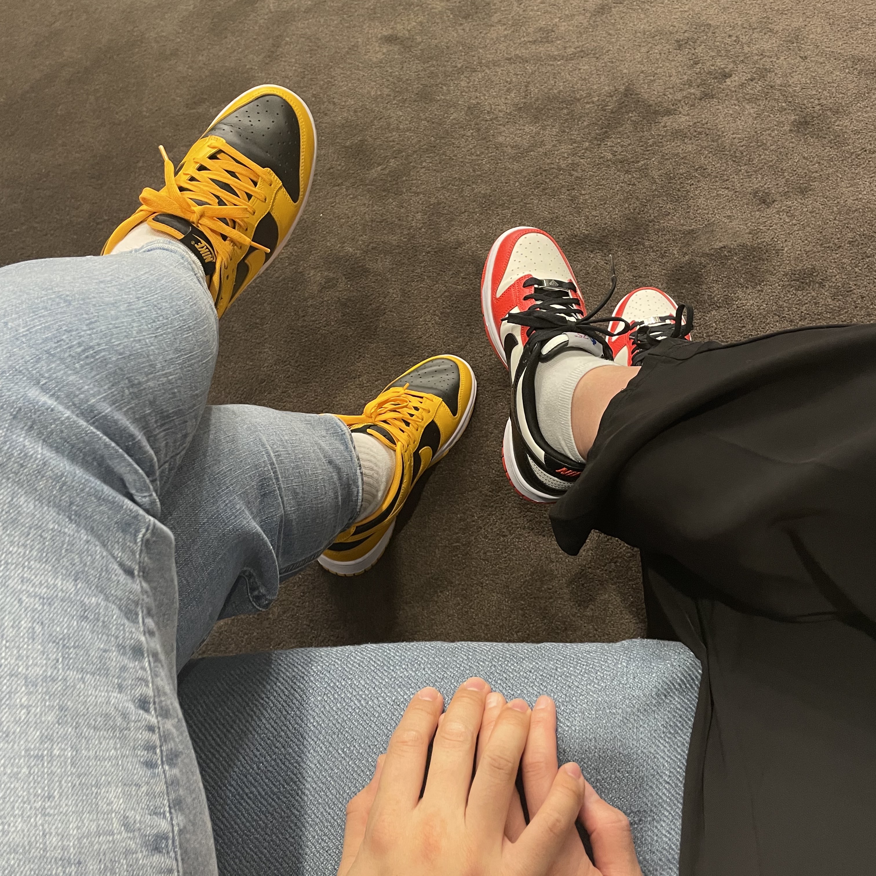 (GS) Nike x NBA Dunk Low Black and Chile Red, Nike Dunk Low Retro Championship Goldenrod 착용 스타일 - 1