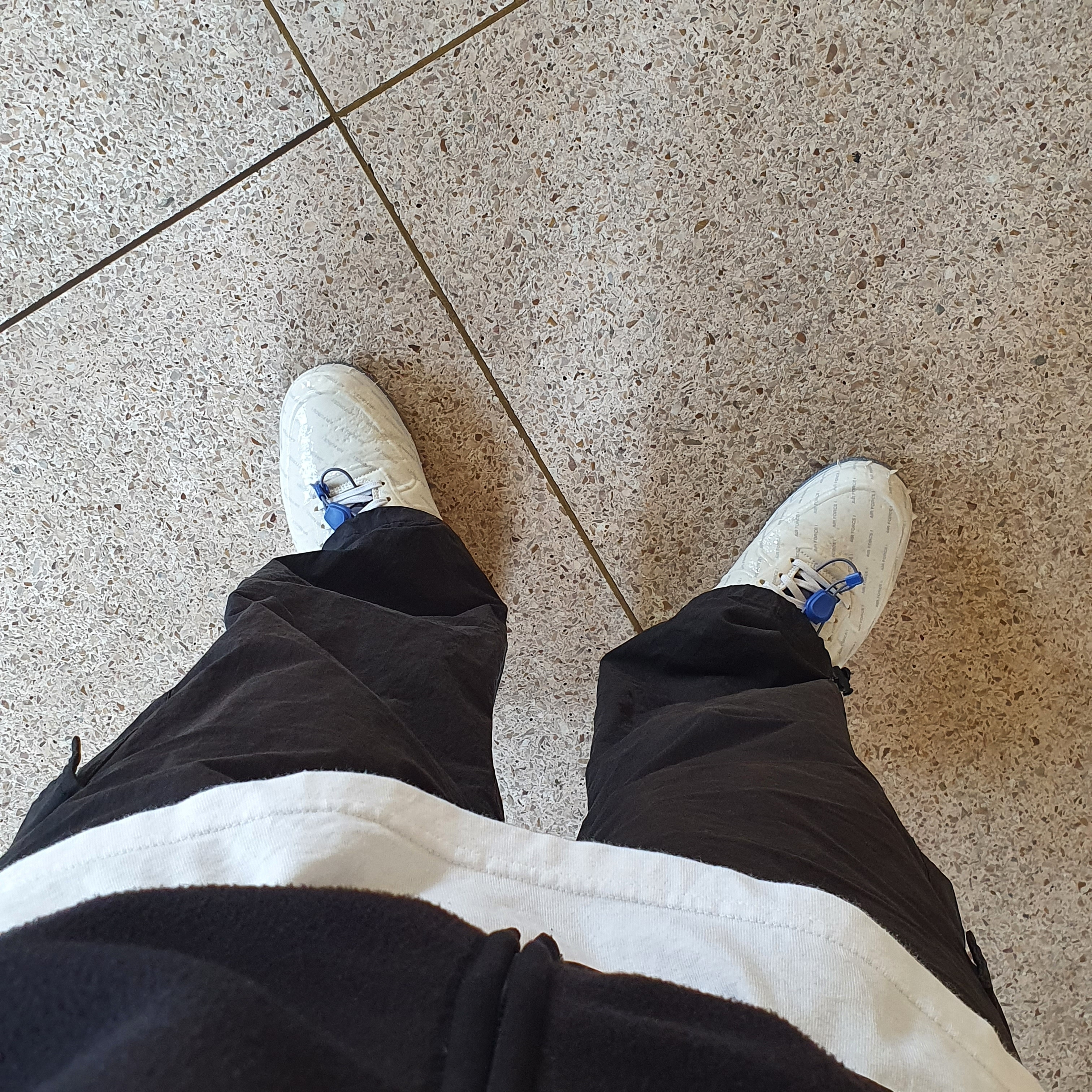 Nike Air Force 1 Low Experimental Postal Ghost 착용 스타일