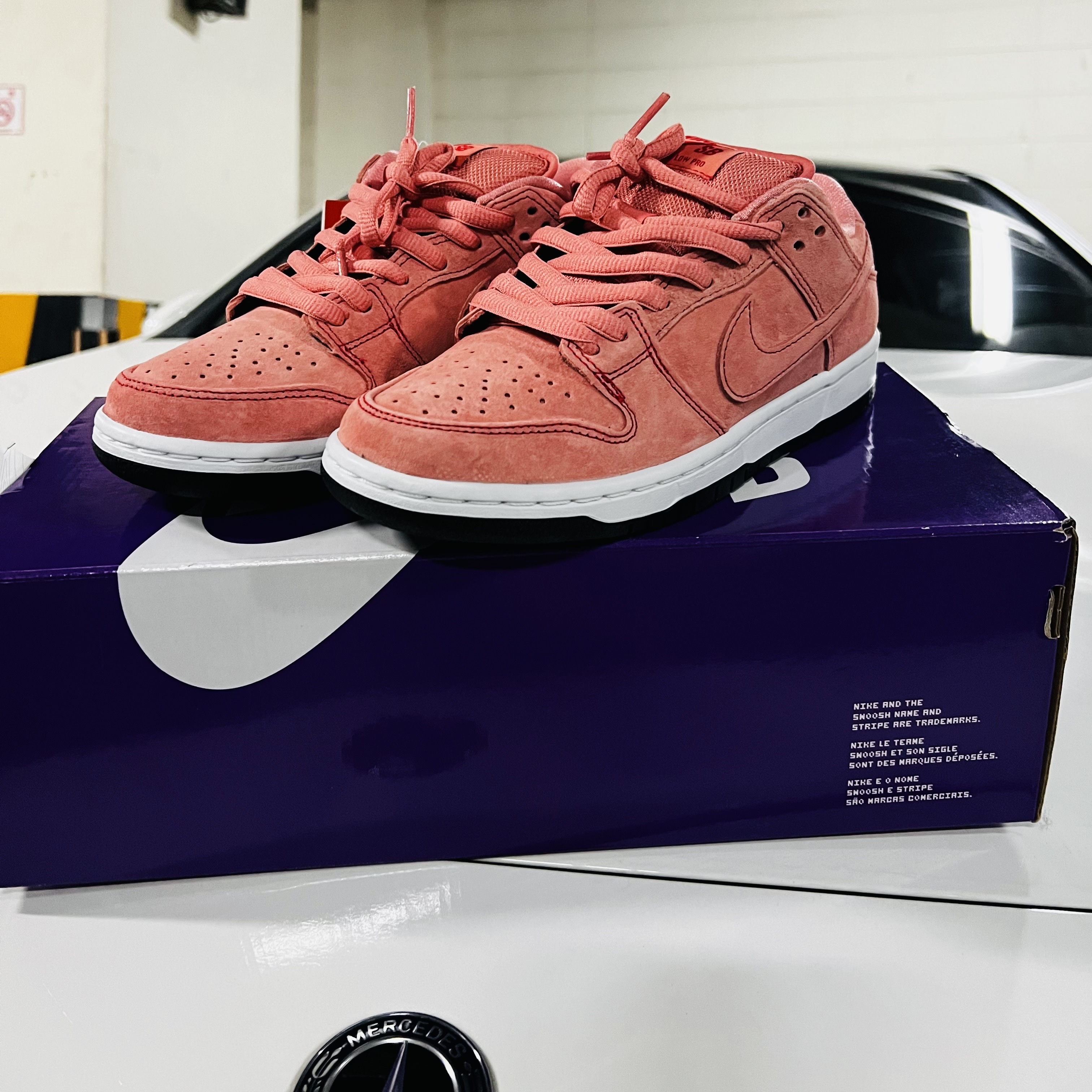 Nike SB Dunk Low Pro Pink Pig 착용 스타일