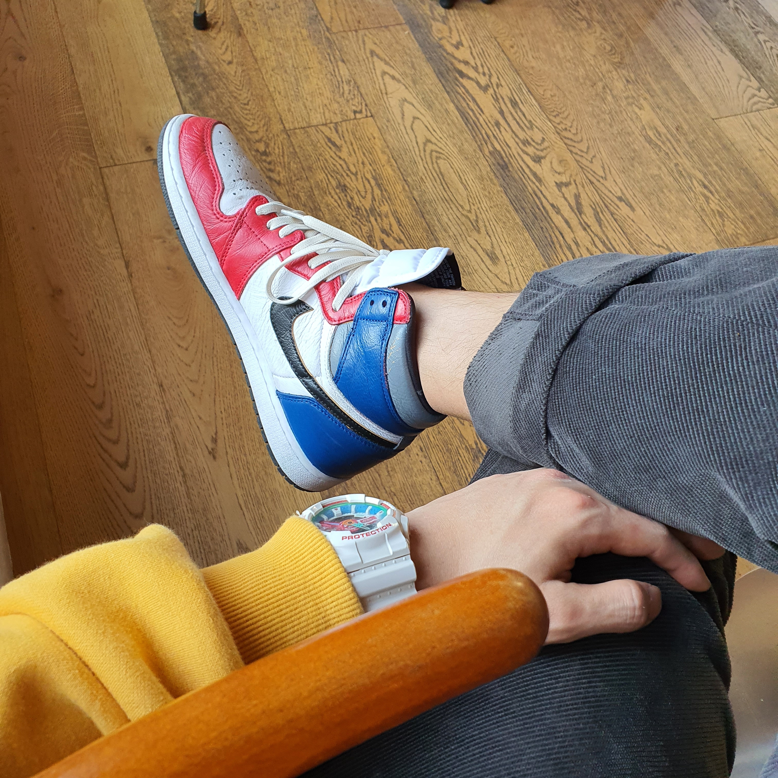 Jordan 1 Retro High OG Light Fusion Red 착용 스타일 - 1
