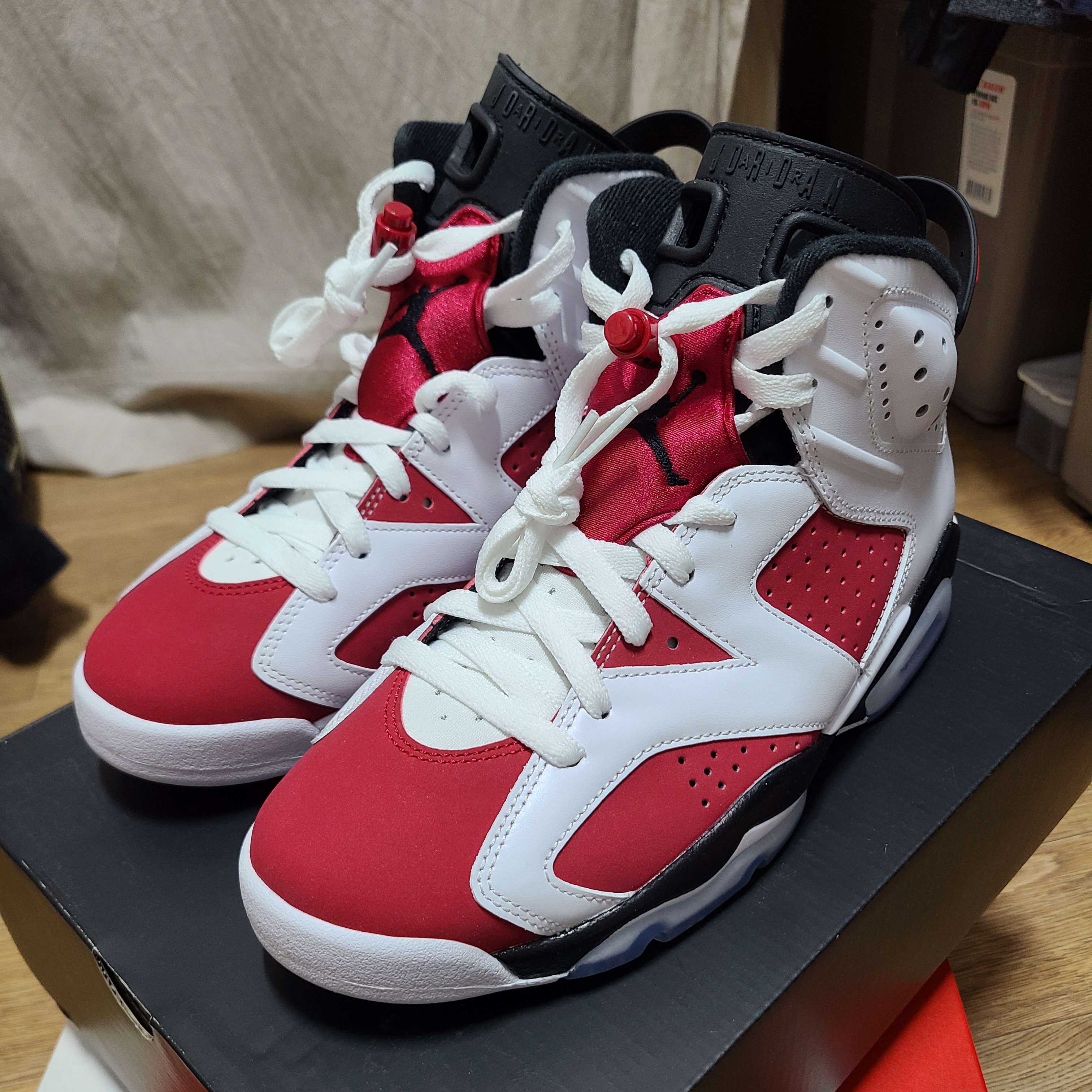 Jordan 6 Retro Carmine 2021 착용 스타일 - 3