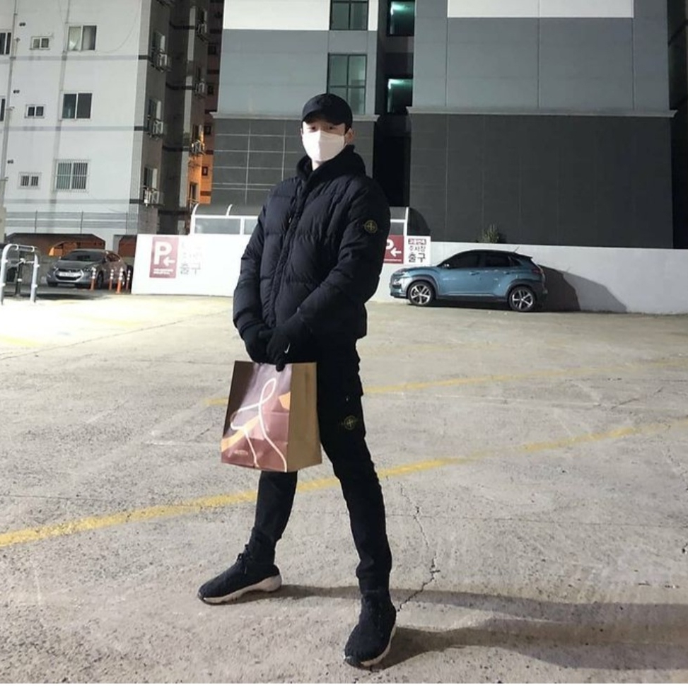 Stone Island 44508 Nylon Metal Down-TC Jacket Light Grey - 21FW 착용 스타일